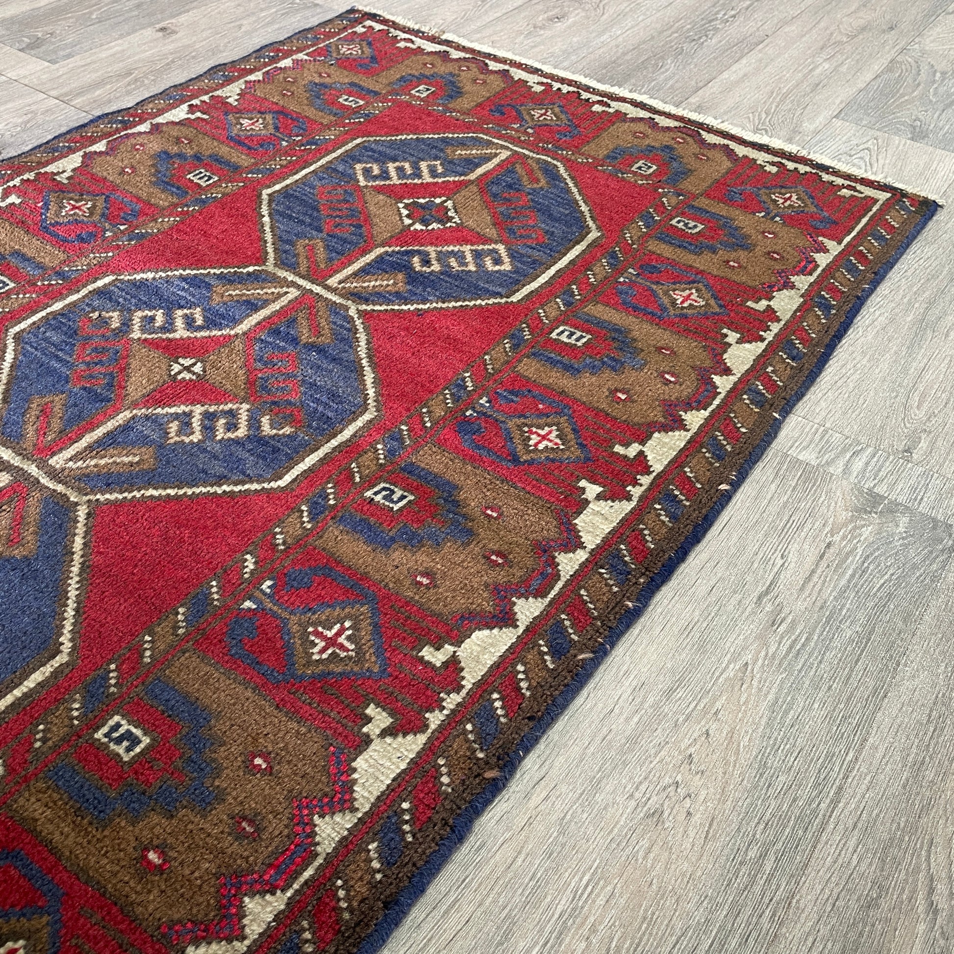 137 x 84 cm | Afghan Ersari Baluch Rug (Old 1980)