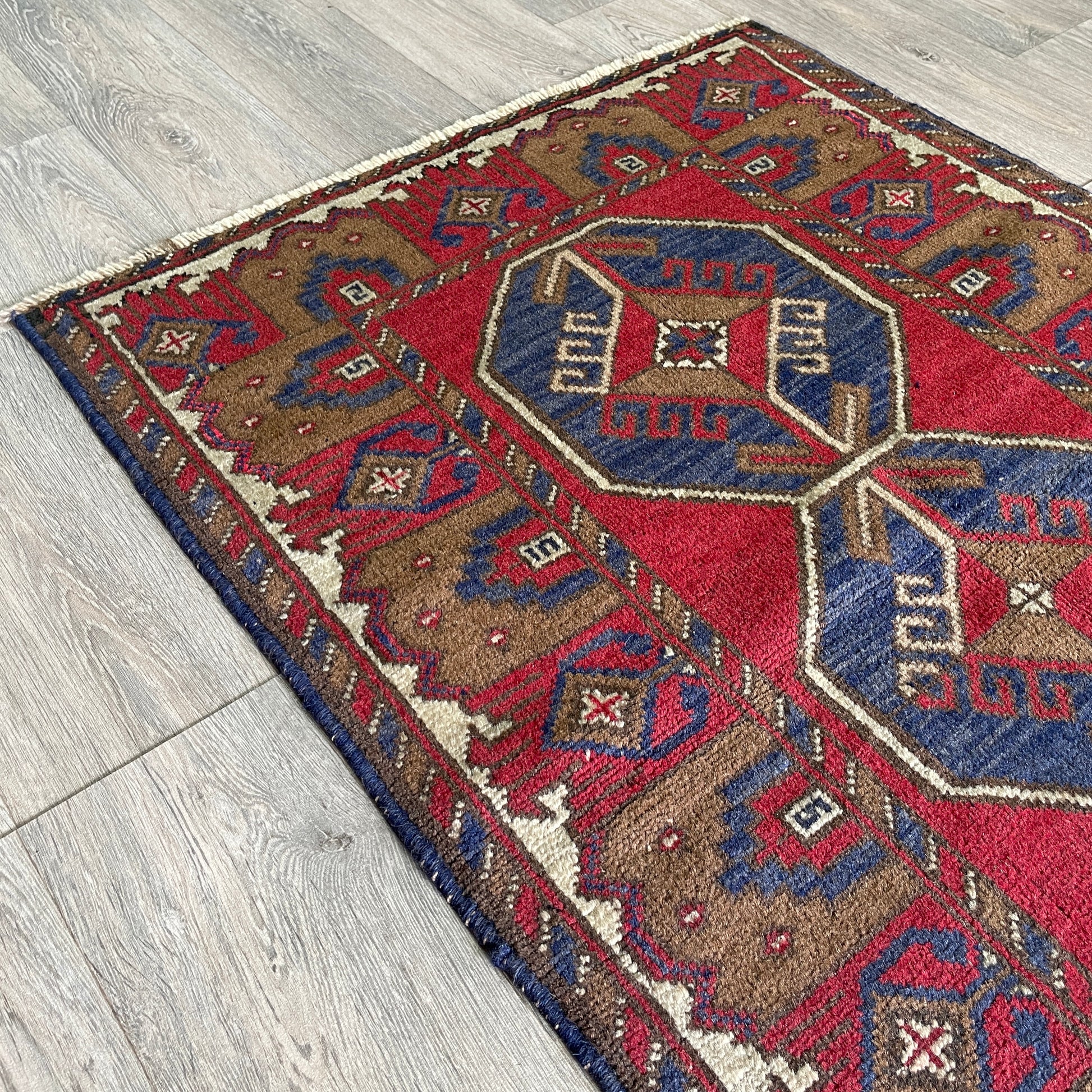 137 x 84 cm | Afghan Ersari Baluch Rug (Old 1980)