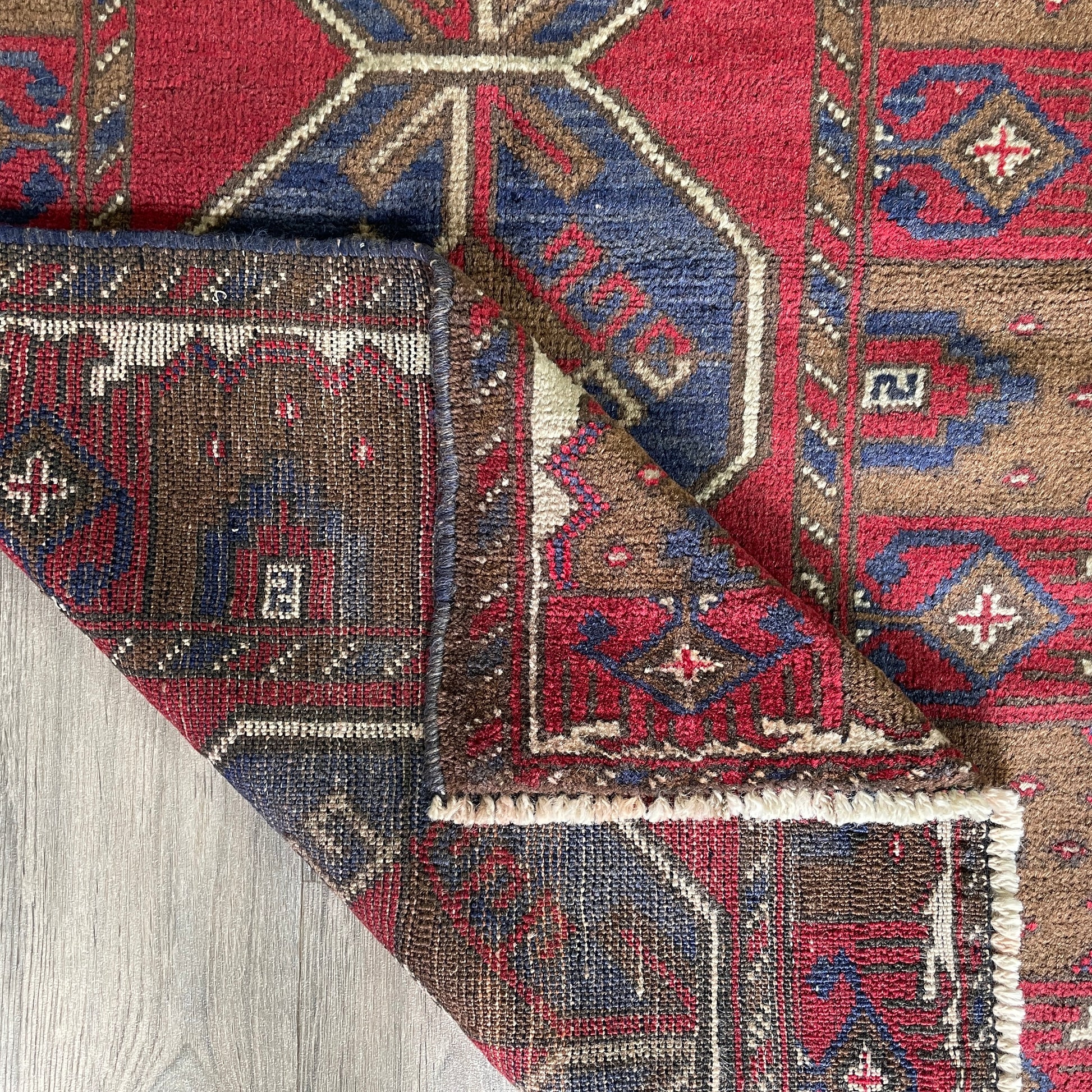 137 x 84 cm | Afghan Ersari Baluch Rug (Old 1980)