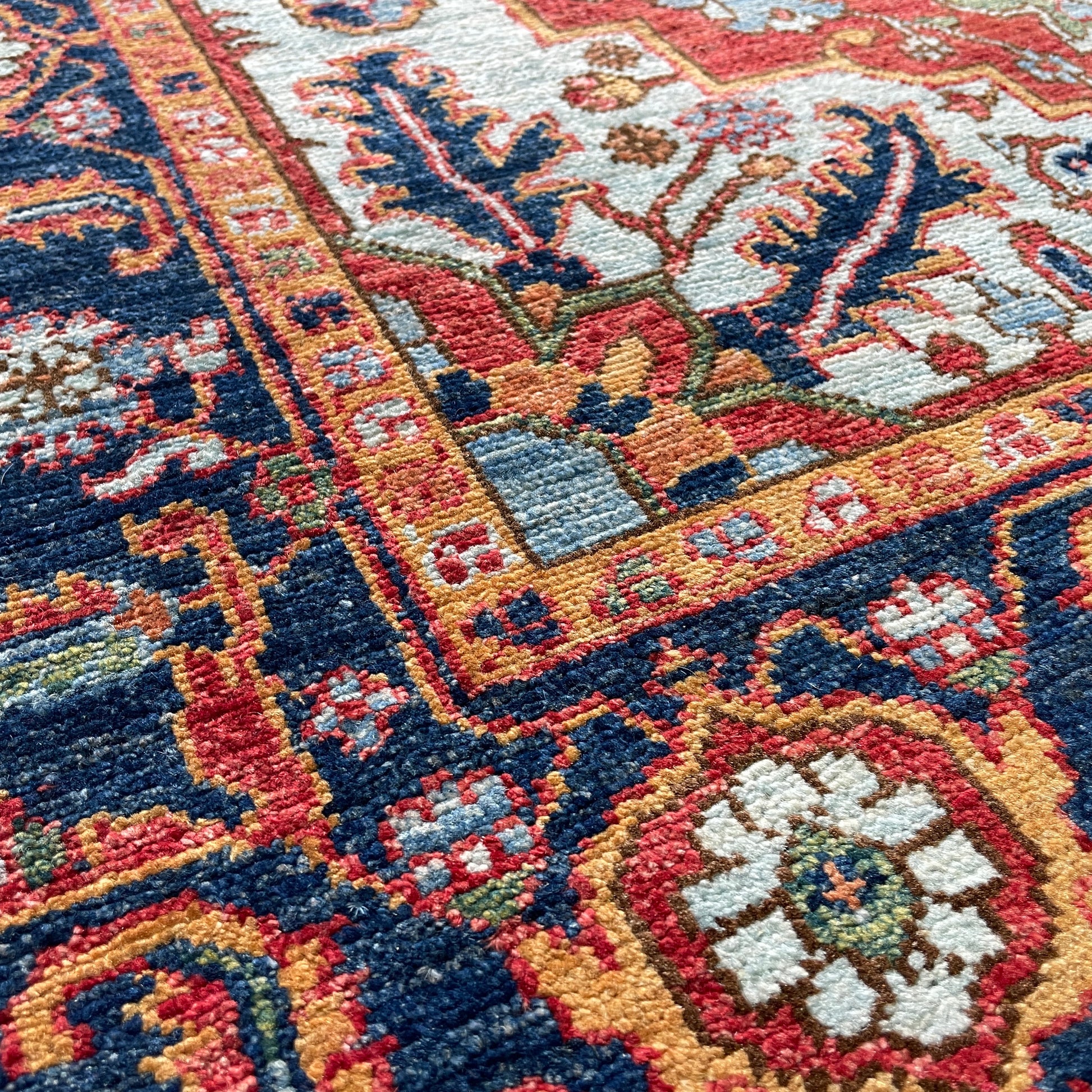 183 x 121 cm | Afghan Heriz Rug