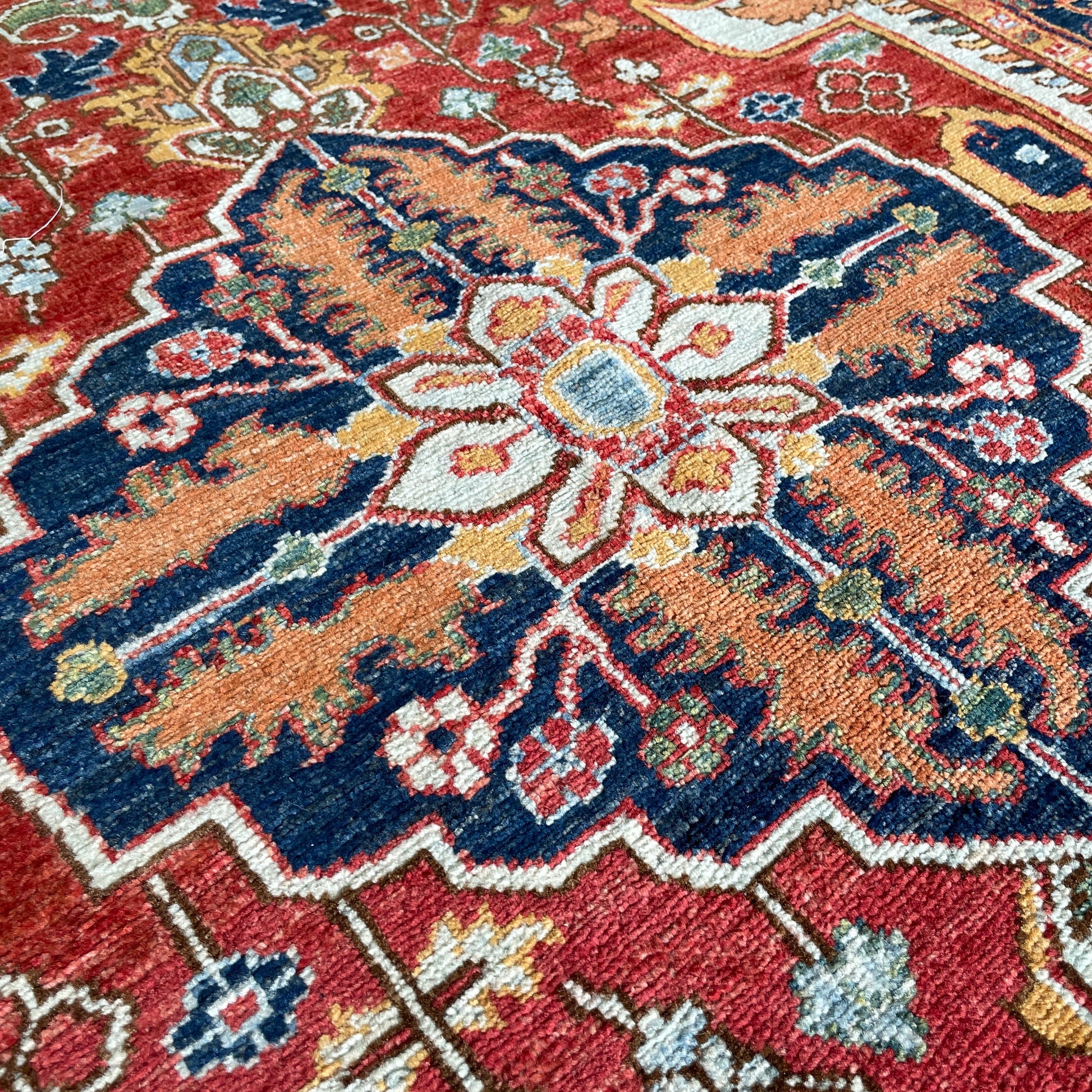 183 x 121 cm | Afghan Heriz Rug