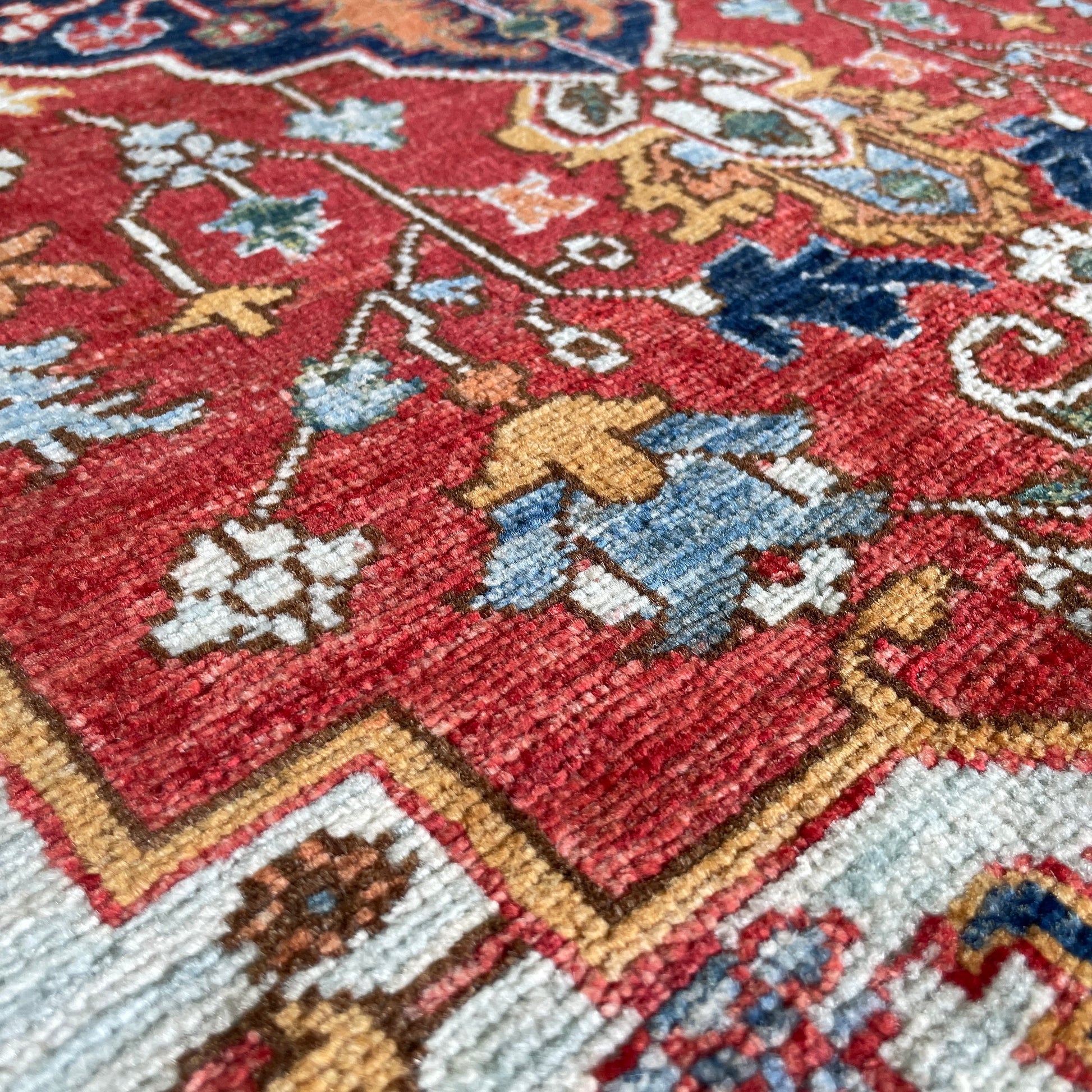 183 x 121 cm | Afghan Heriz Rug