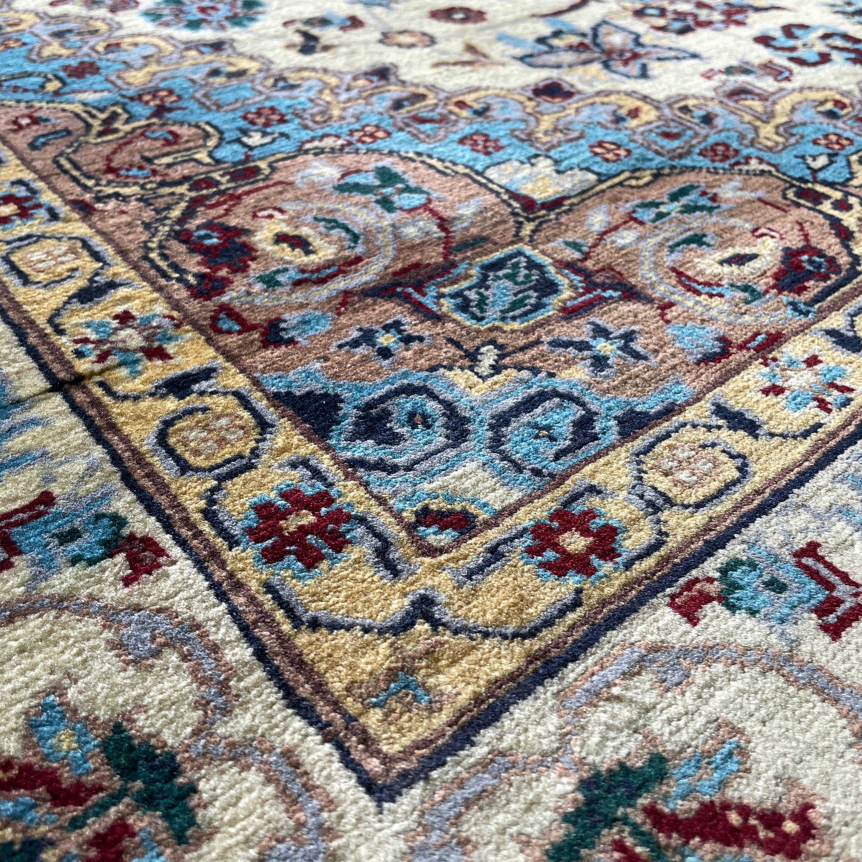 Persian Tabriz Rug (Merino Wool)