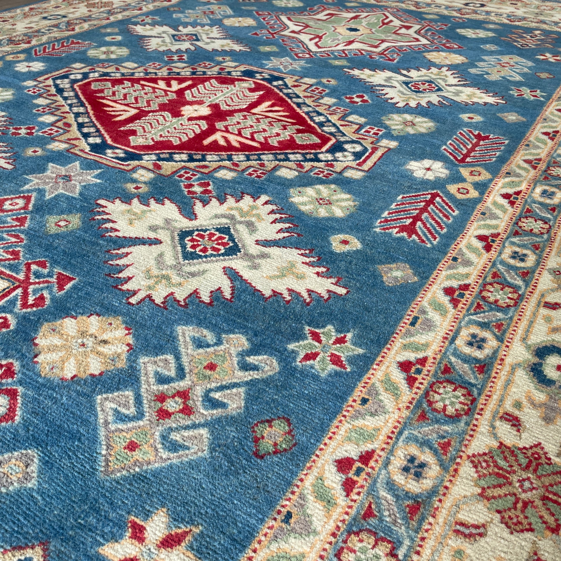 272 x 184 cm | Afghan Kazak Yakash Rug