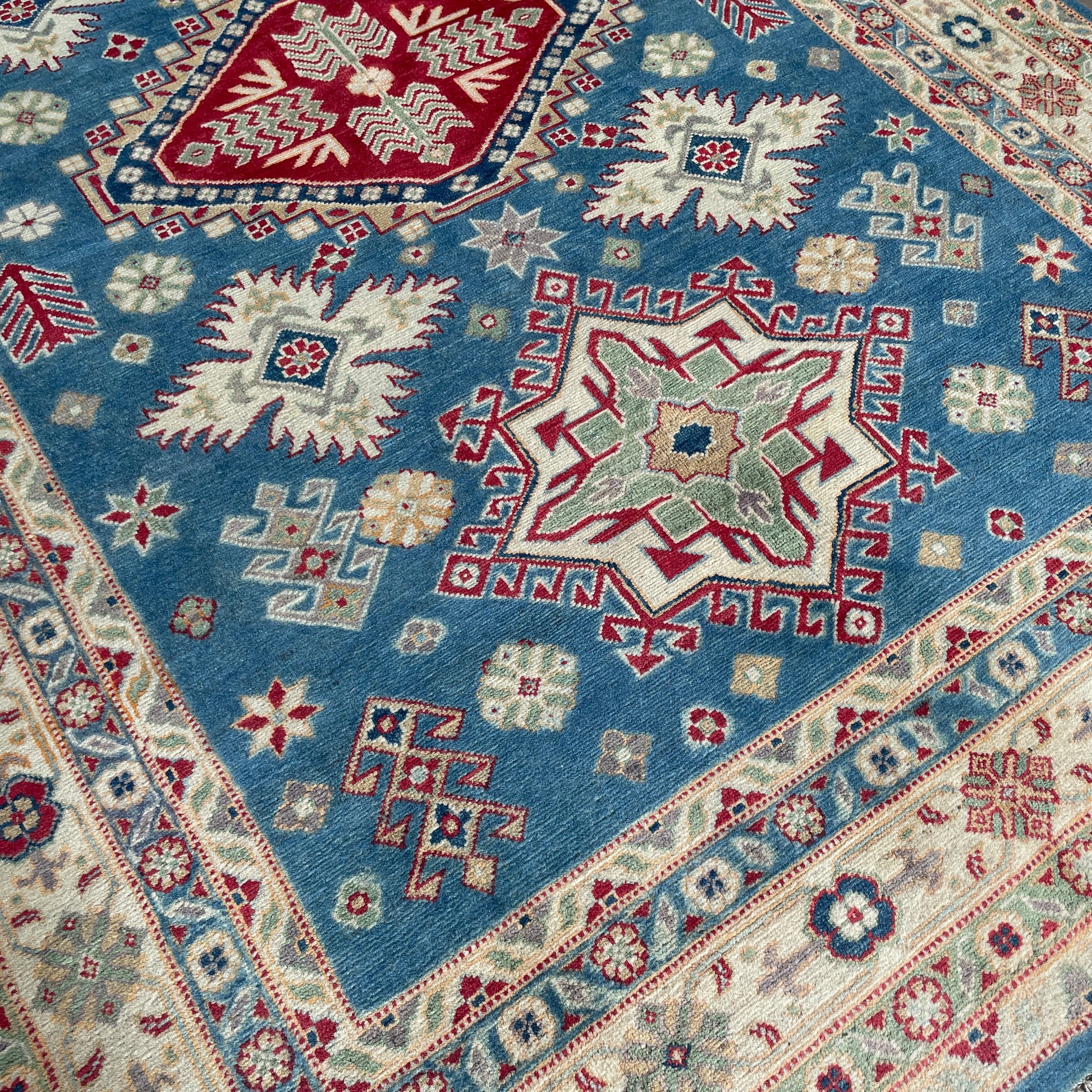 272 x 184 cm | Afghan Kazak Yakash Rug