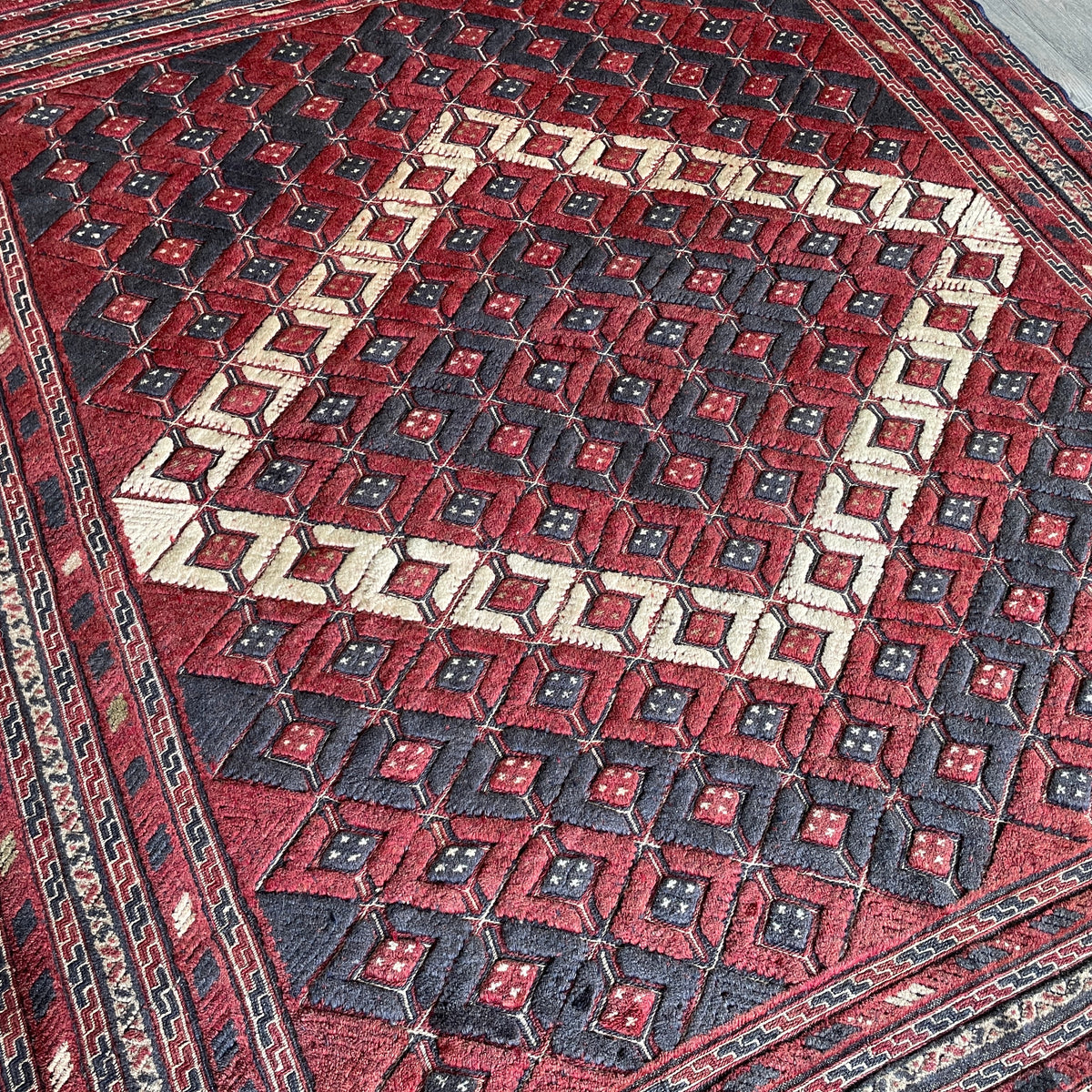 Fine Afghan Mushwani Rug (Belgian Wool)