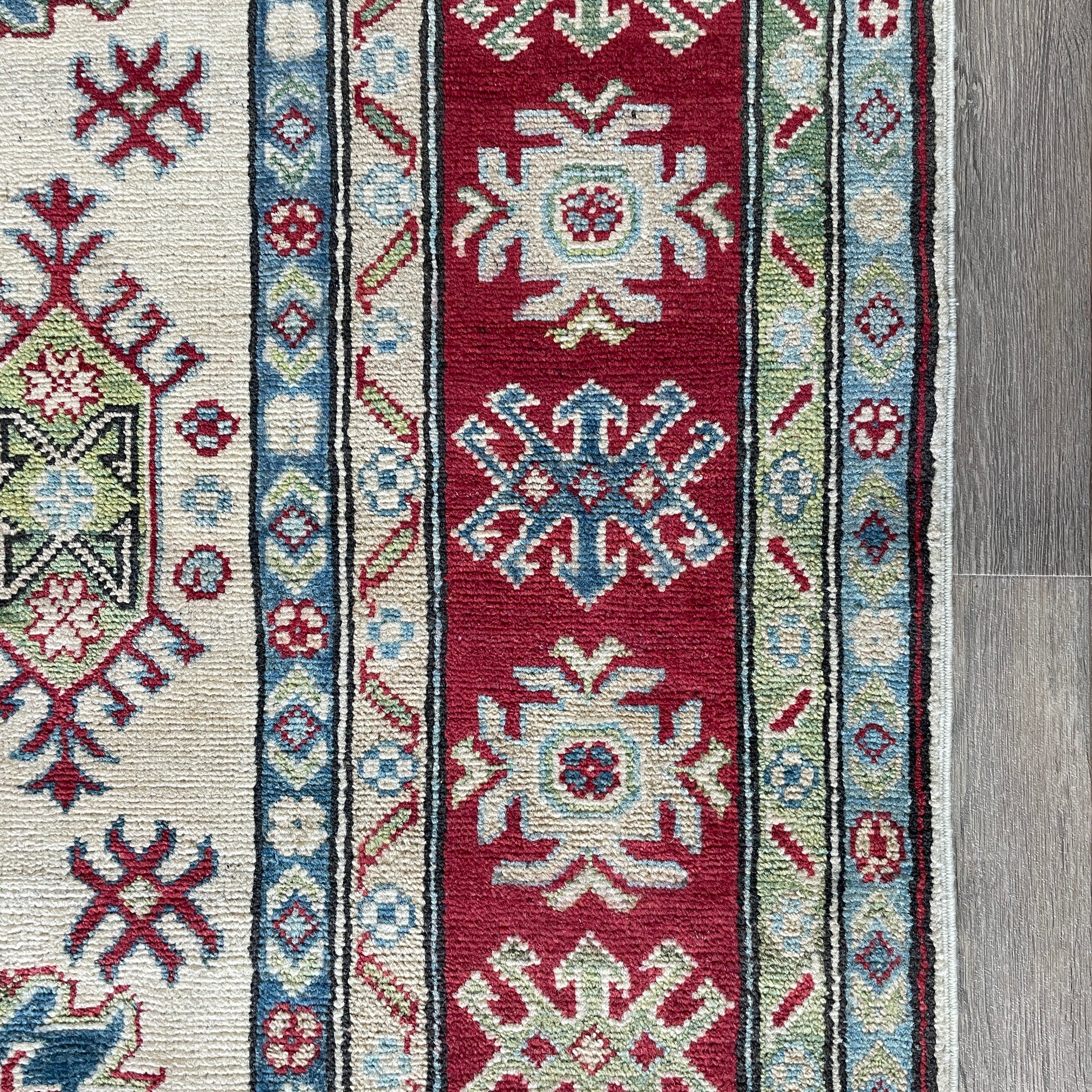 245 x 176 cm | Afghan Kazak Yakash Rug