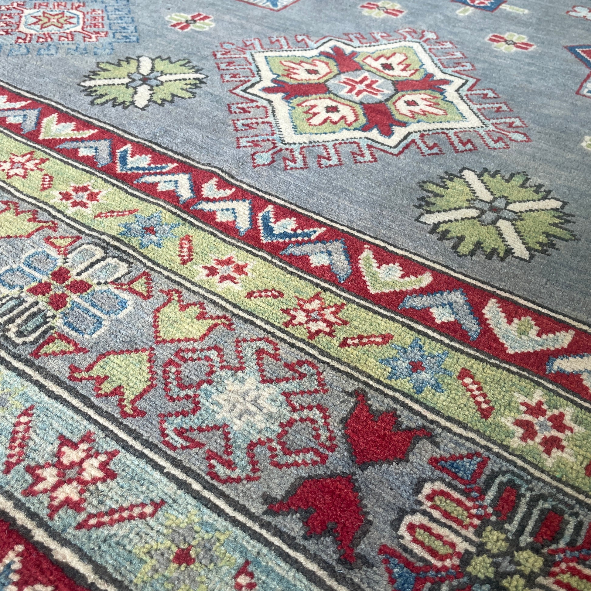 304 x 204 cm | Afghan Kazak Yakash Rug