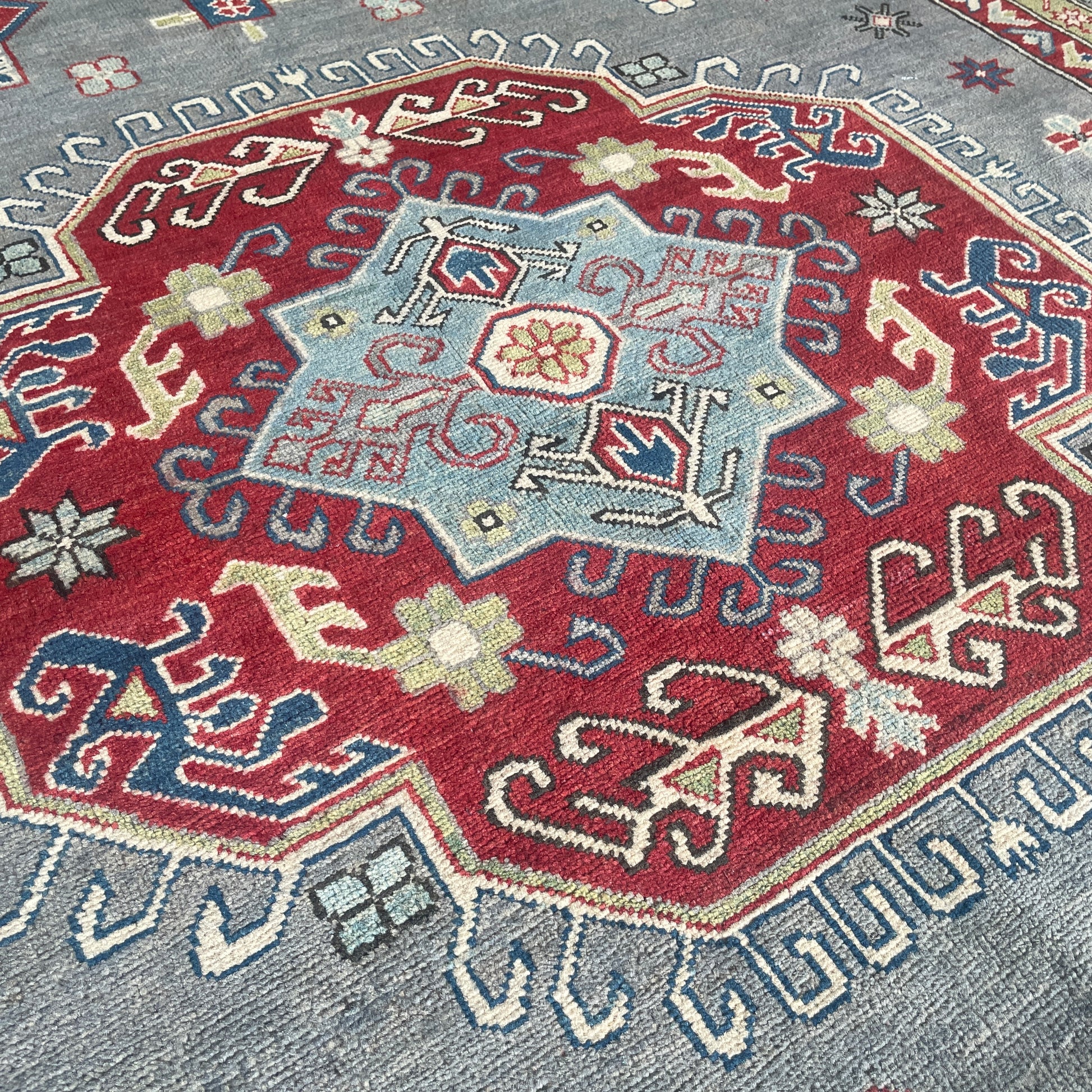 304 x 204 cm | Afghan Kazak Yakash Rug