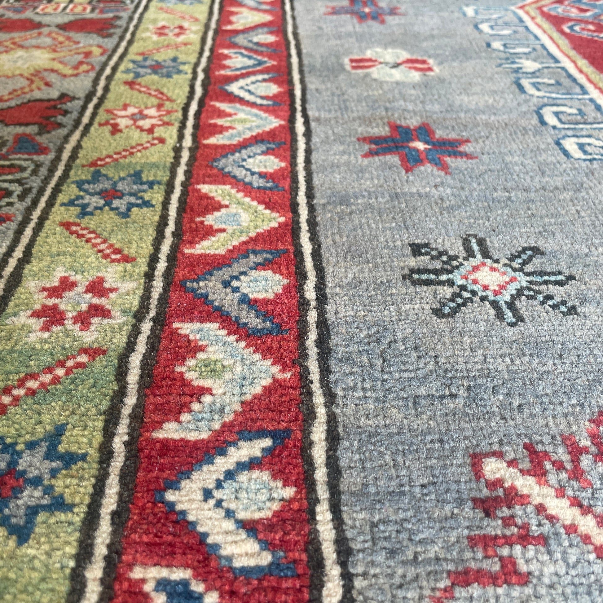 304 x 204 cm | Afghan Kazak Yakash Rug