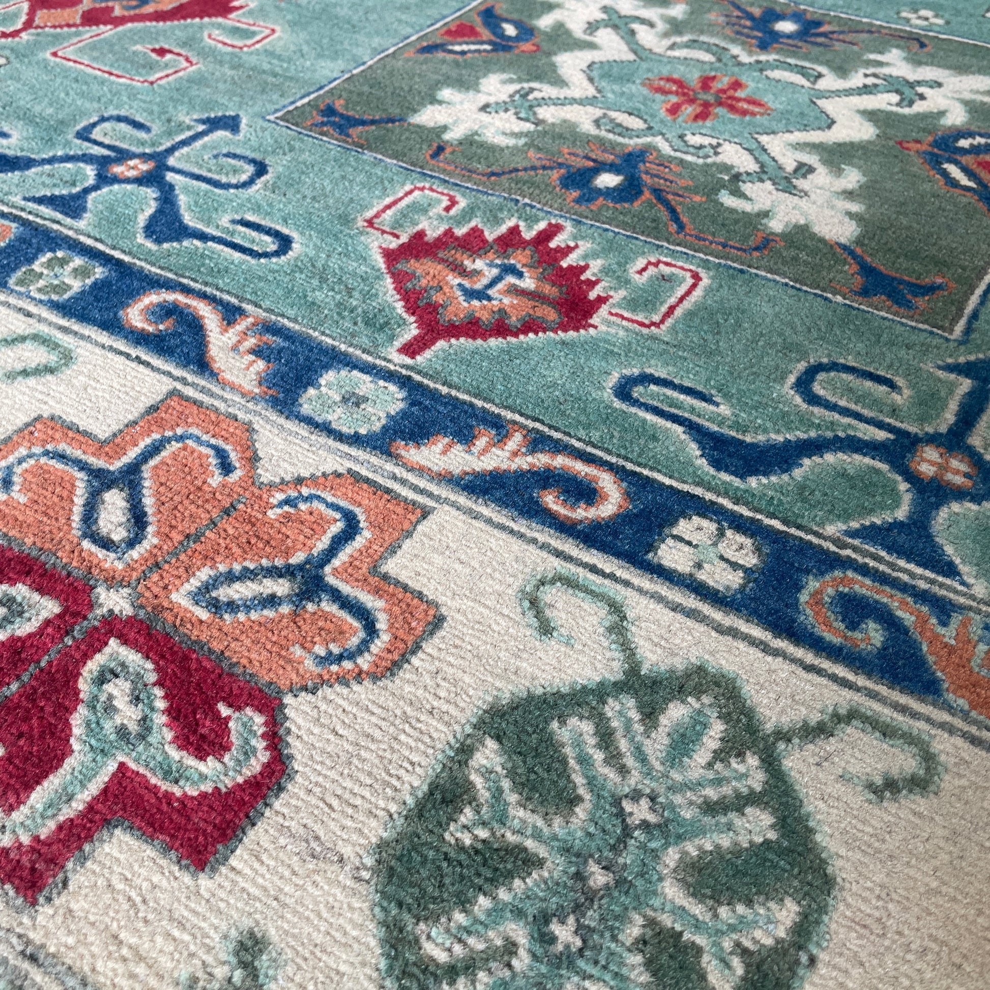 273 x 186 cm | Afghan Kazak Yakash Rug