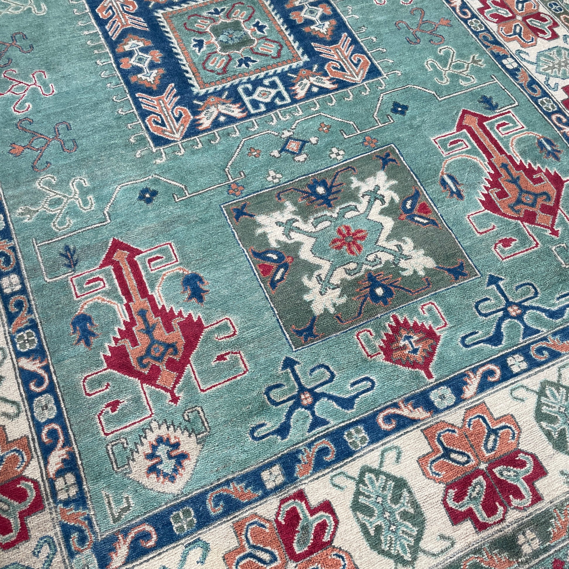 273 x 186 cm | Afghan Kazak Yakash Rug
