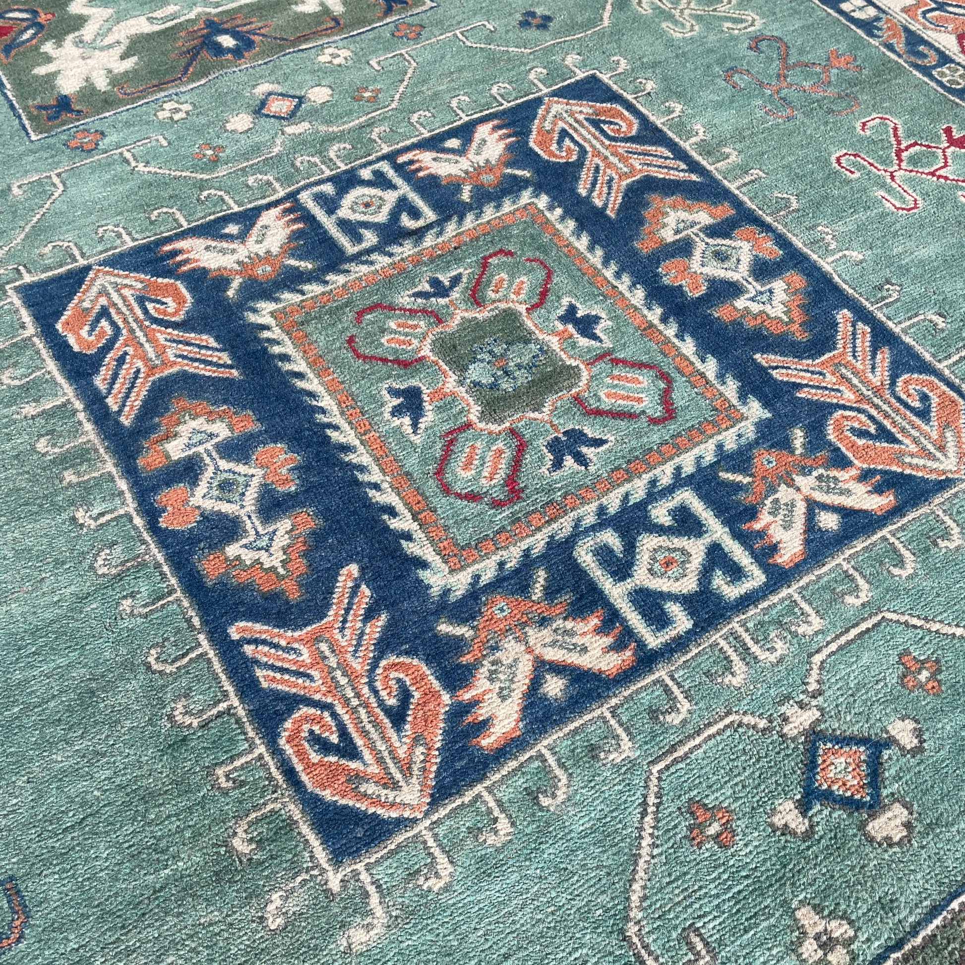 273 x 186 cm | Afghan Kazak Yakash Rug