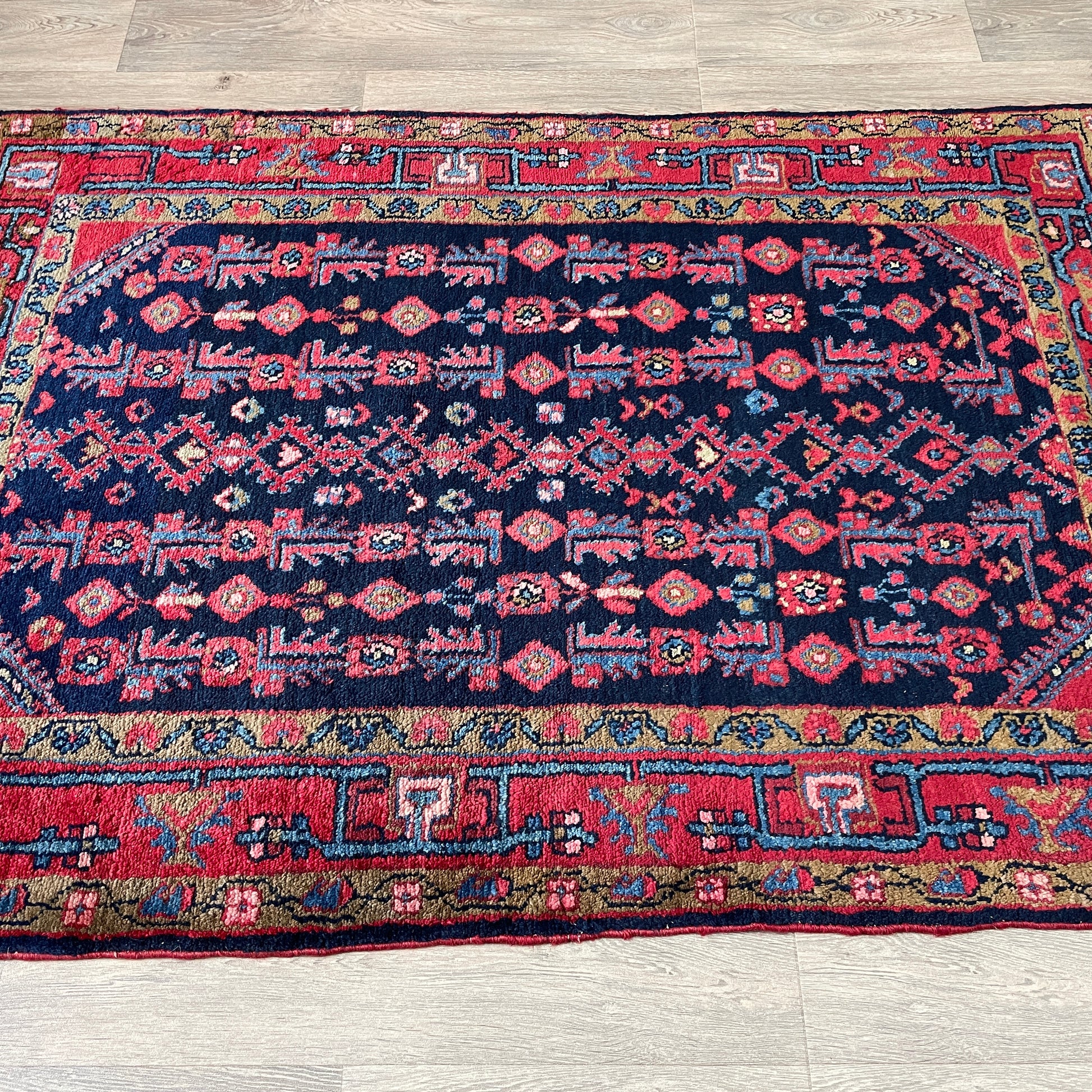 169 x 113 cm | Persian Hamadan Rug (Old 1970)