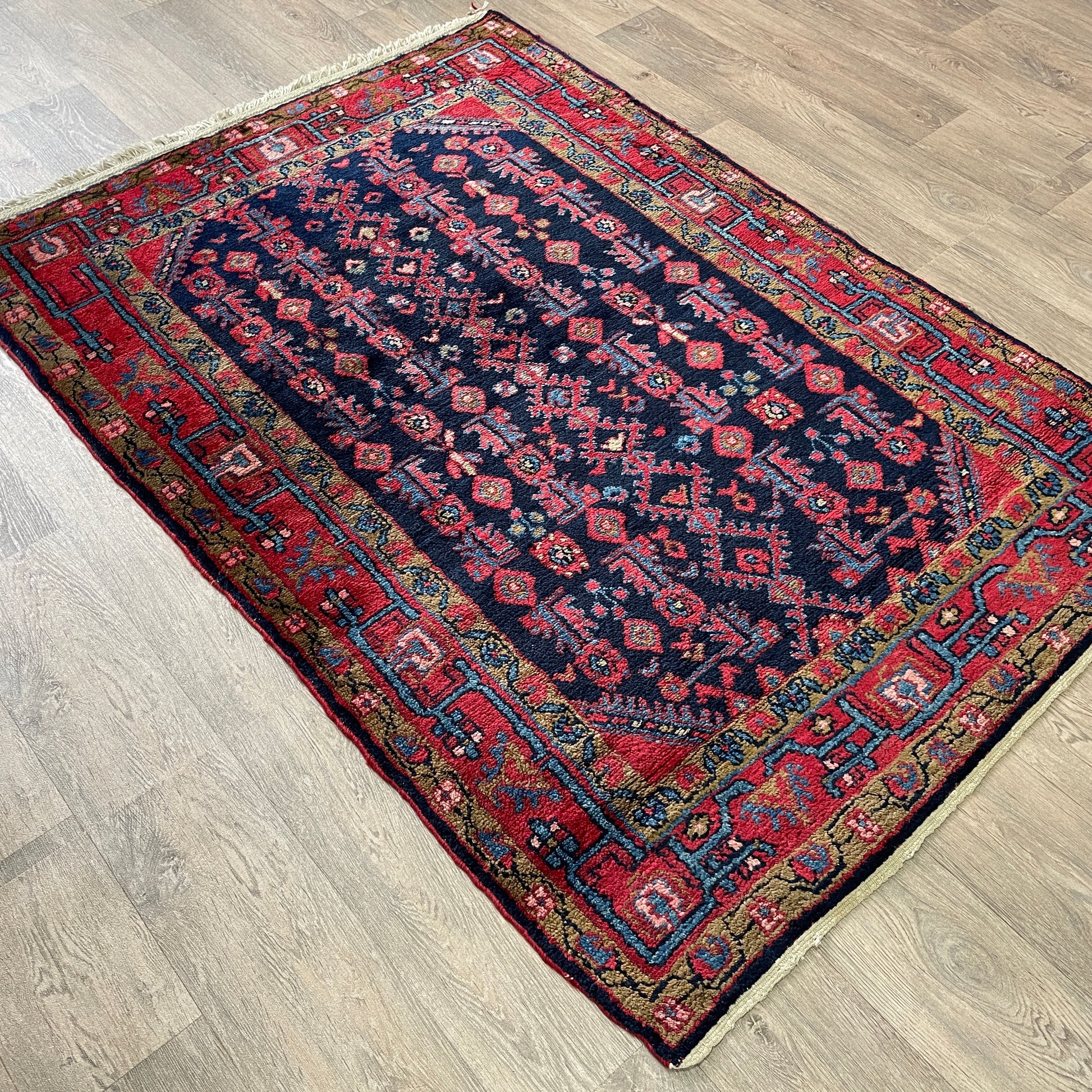 169 x 113 cm | Persian Hamadan Rug (Old 1970)