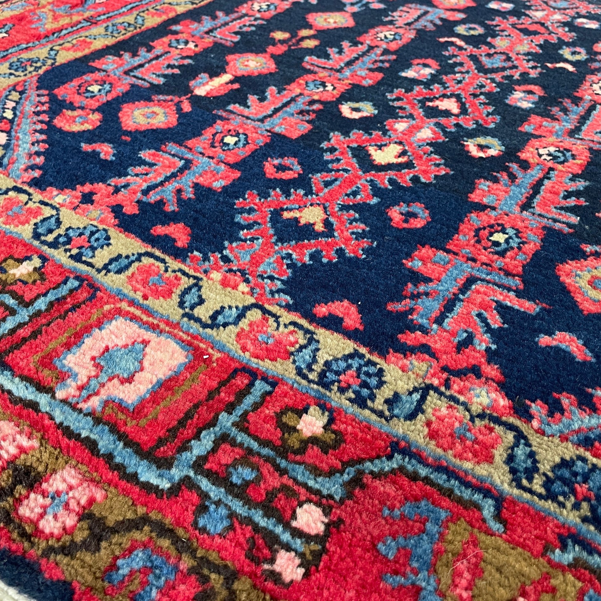 169 x 113 cm | Persian Hamadan Rug (Old 1970)
