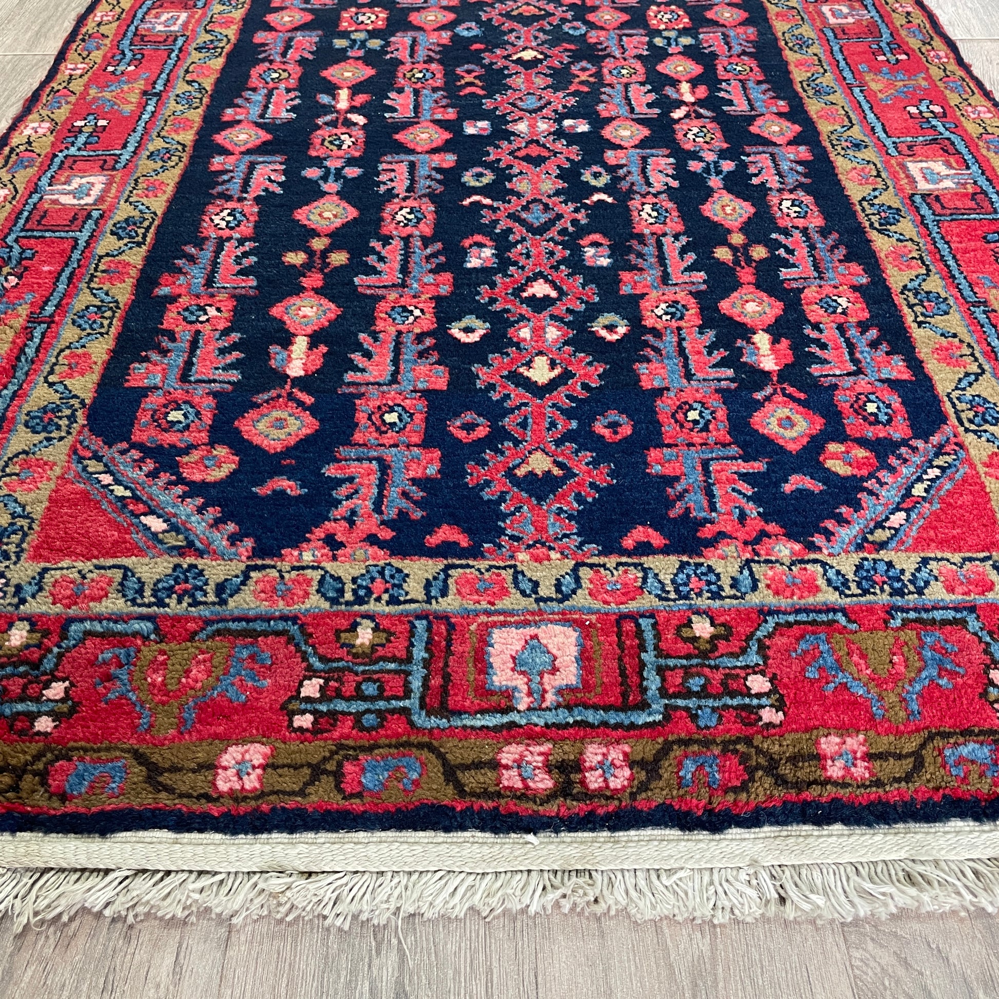 169 x 113 cm | Persian Hamadan Rug (Old 1970)