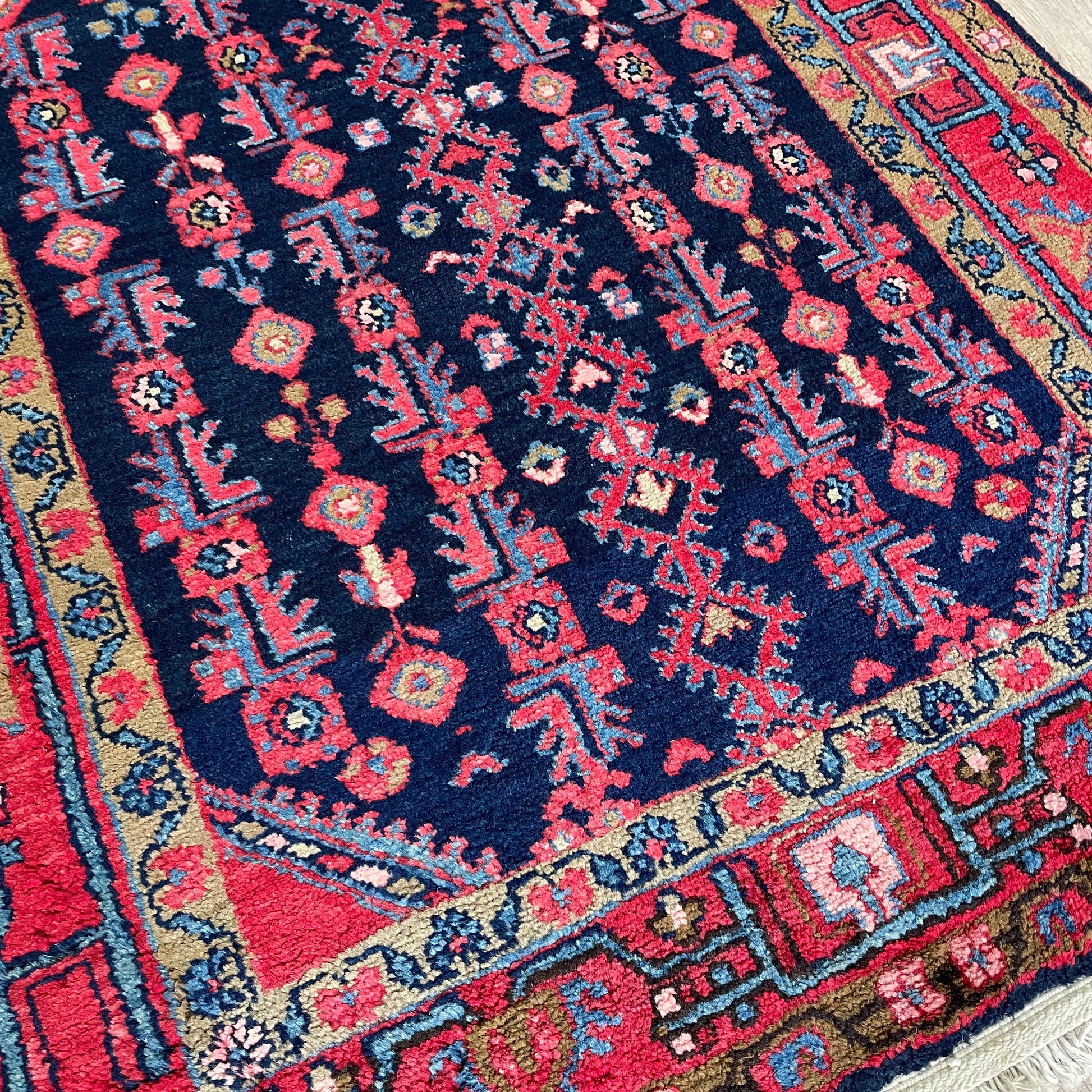 169 x 113 cm | Persian Hamadan Rug (Old 1970)