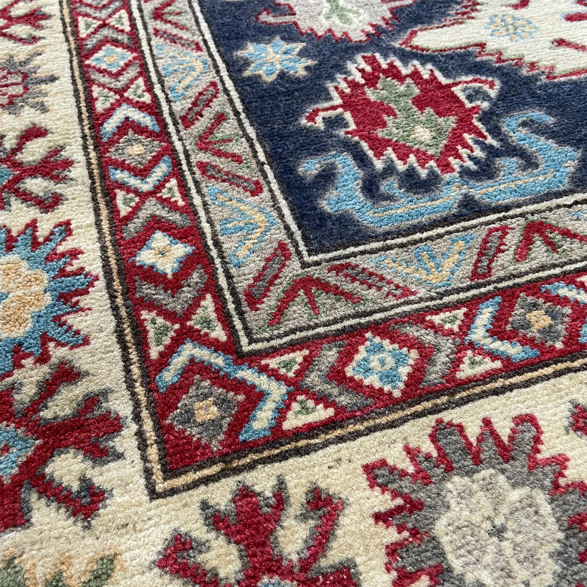 202 x 149 cm | Afghan Kazak Yakash Rug