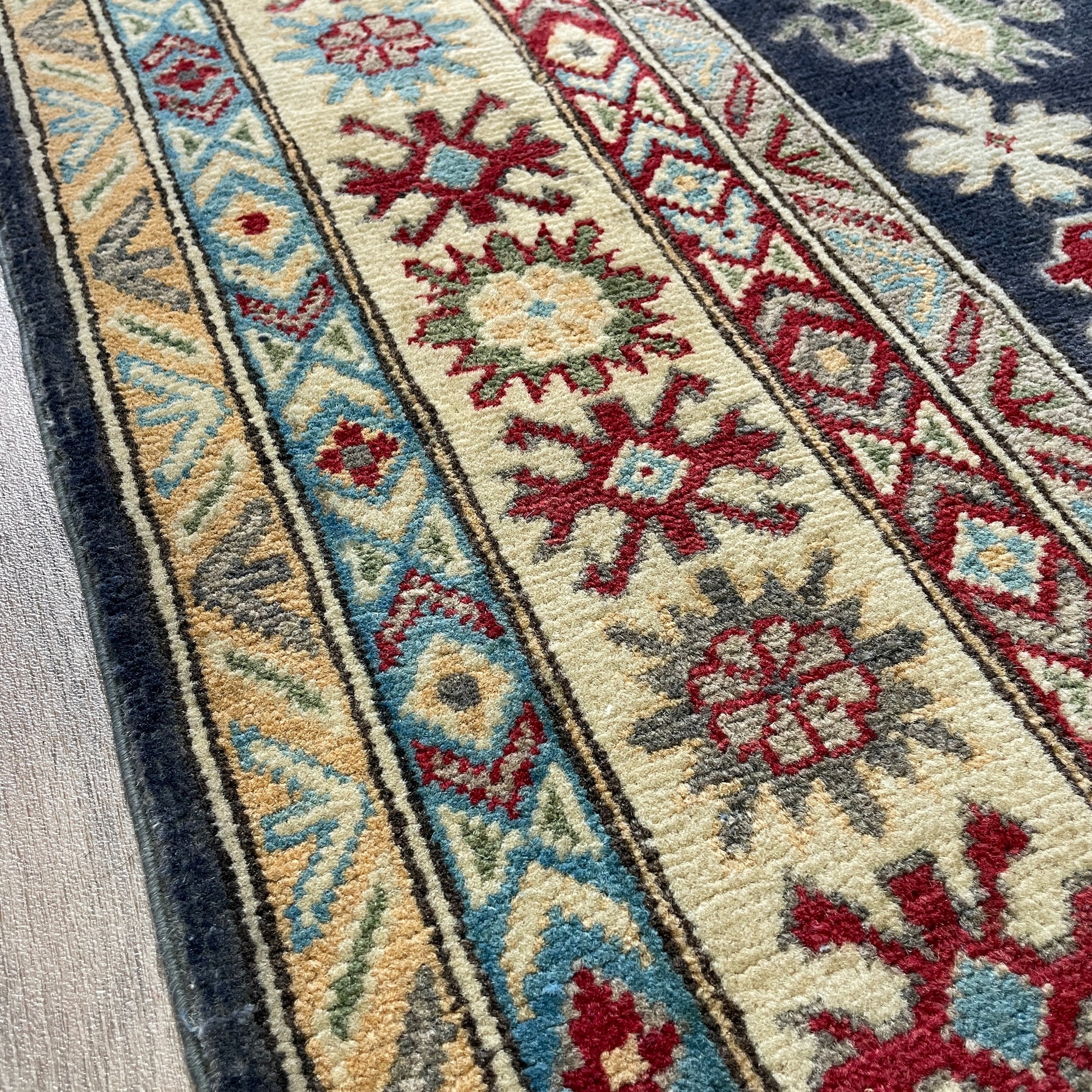 202 x 149 cm | Afghan Kazak Yakash Rug