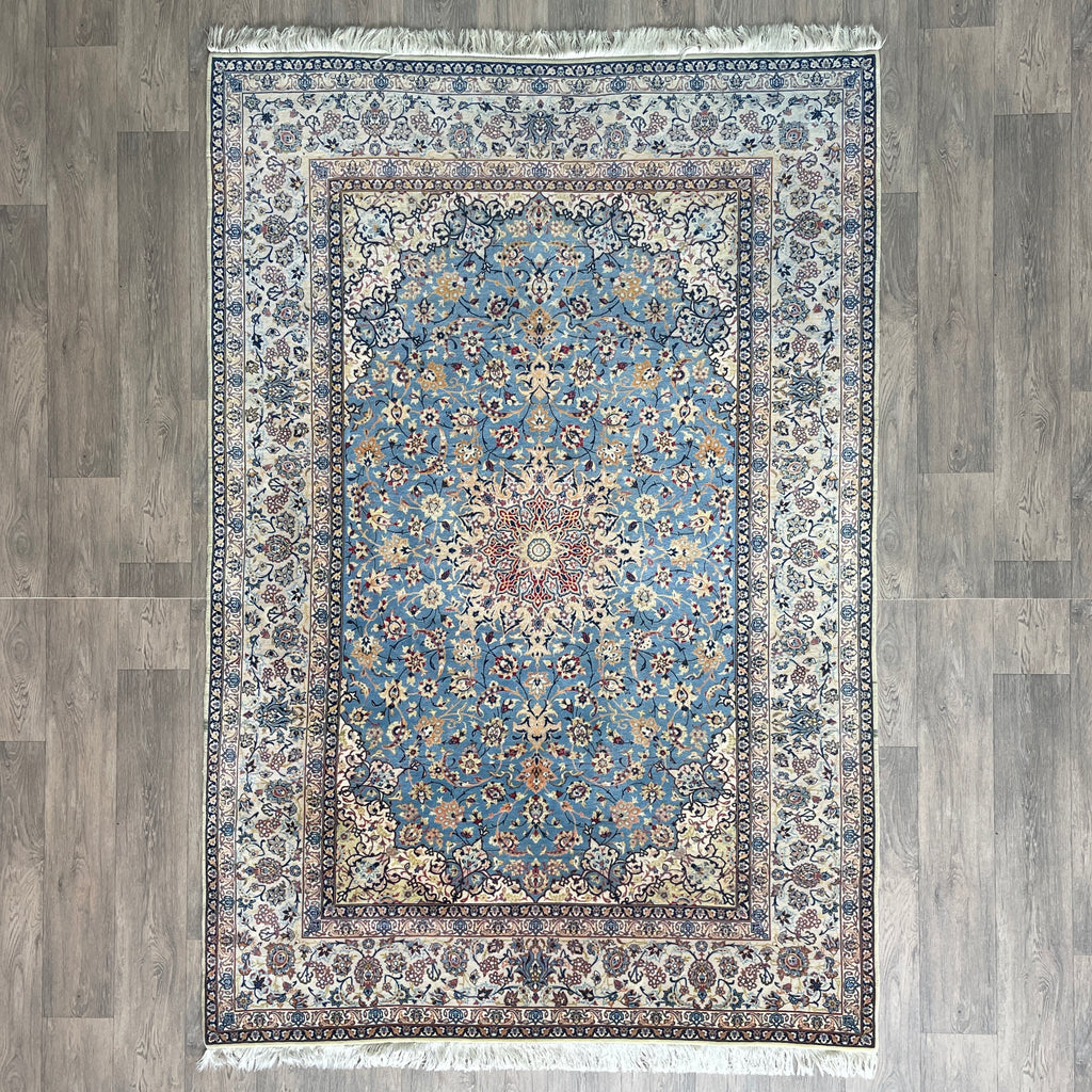 236 x 155 cm | Persian Isfahan Rug (Antique 1950)