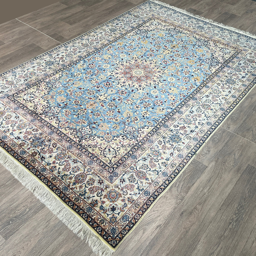236 x 155 cm | Persian Isfahan Rug (Antique 1950)