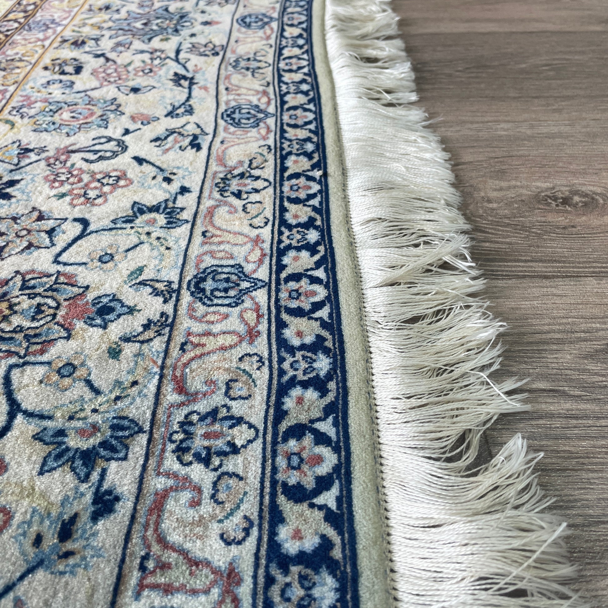236 x 155 cm | Persian Isfahan Rug (Antique 1950)