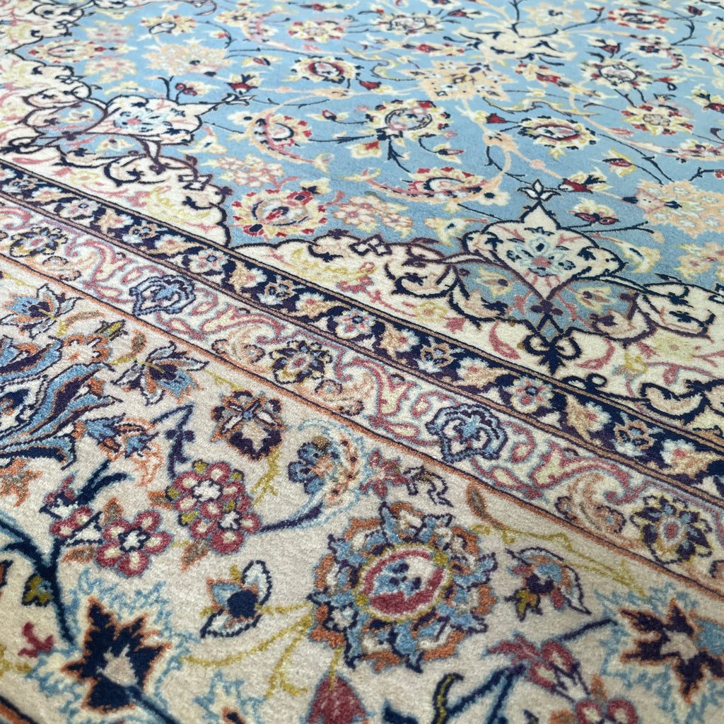 236 x 155 cm | Persian Isfahan Rug (Antique 1950)