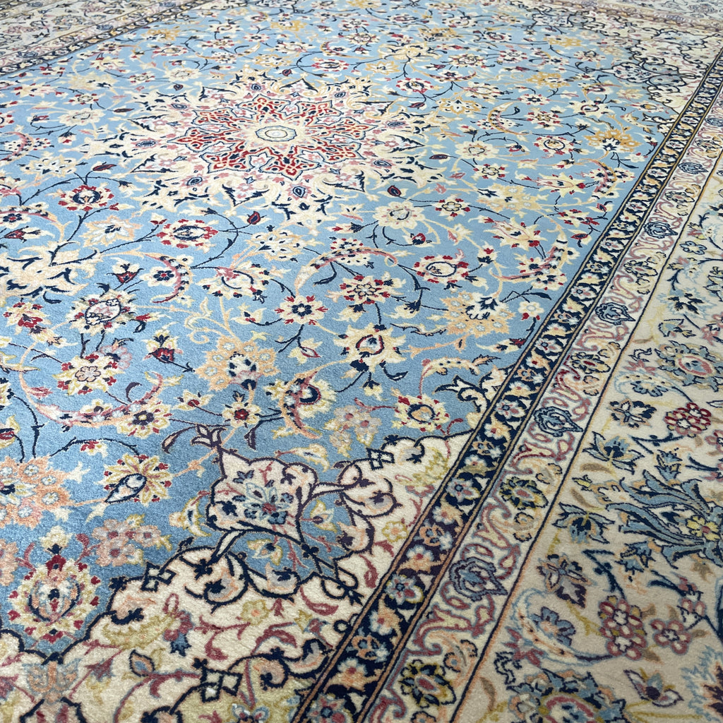 236 x 155 cm | Persian Isfahan Rug (Antique 1950)
