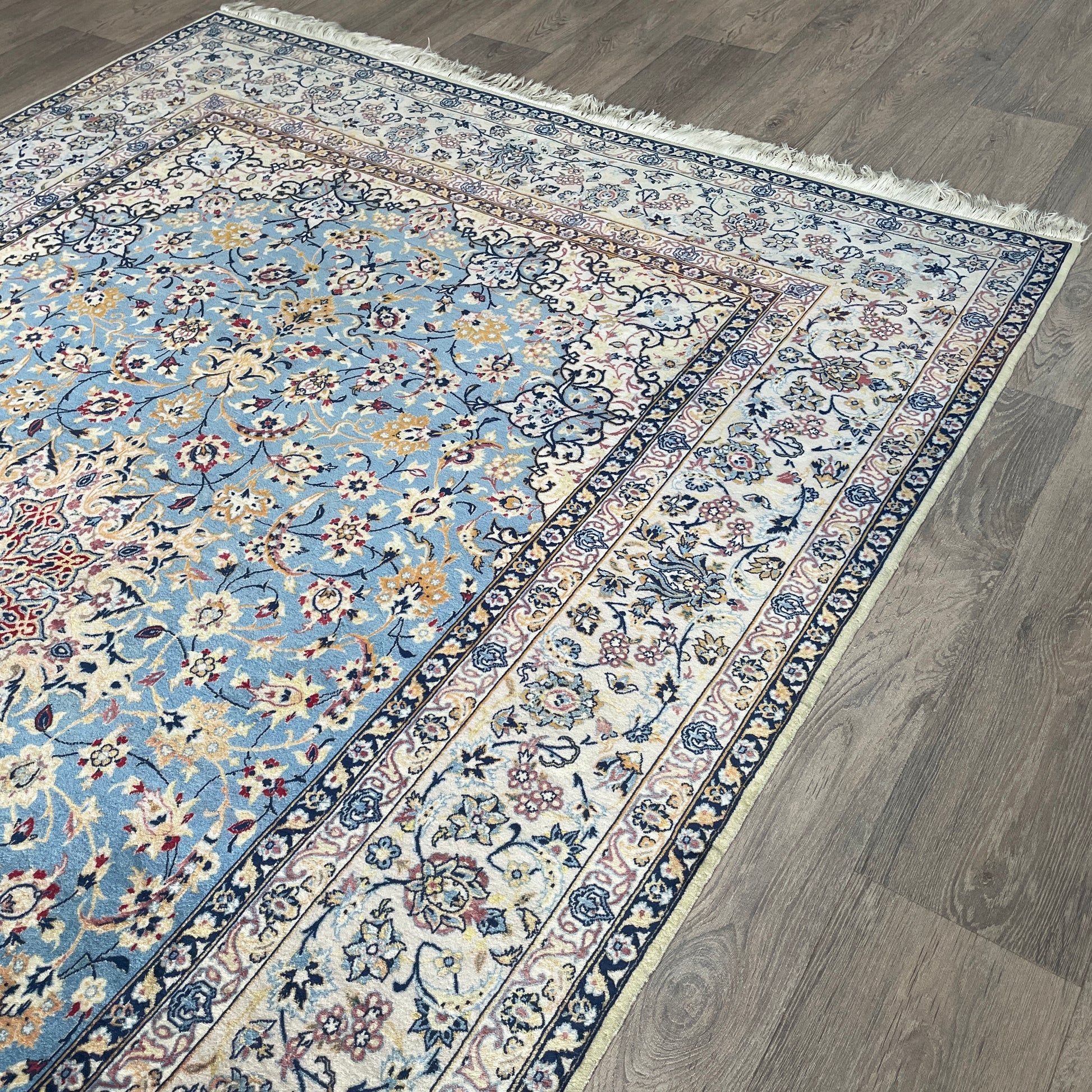 236 x 155 cm | Persian Isfahan Rug (Antique 1950)