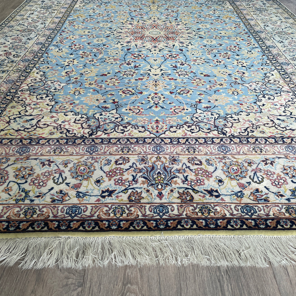 236 x 155 cm | Persian Isfahan Rug (Antique 1950)