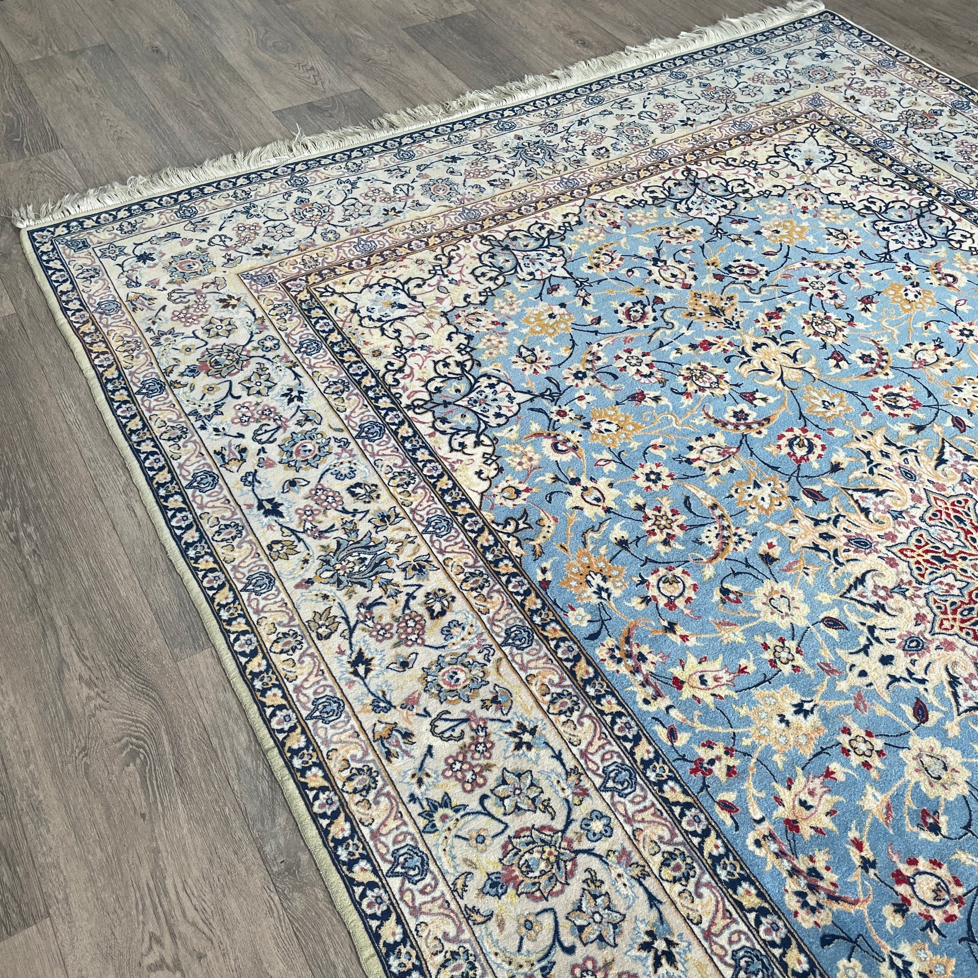 236 x 155 cm | Persian Isfahan Rug (Antique 1950)