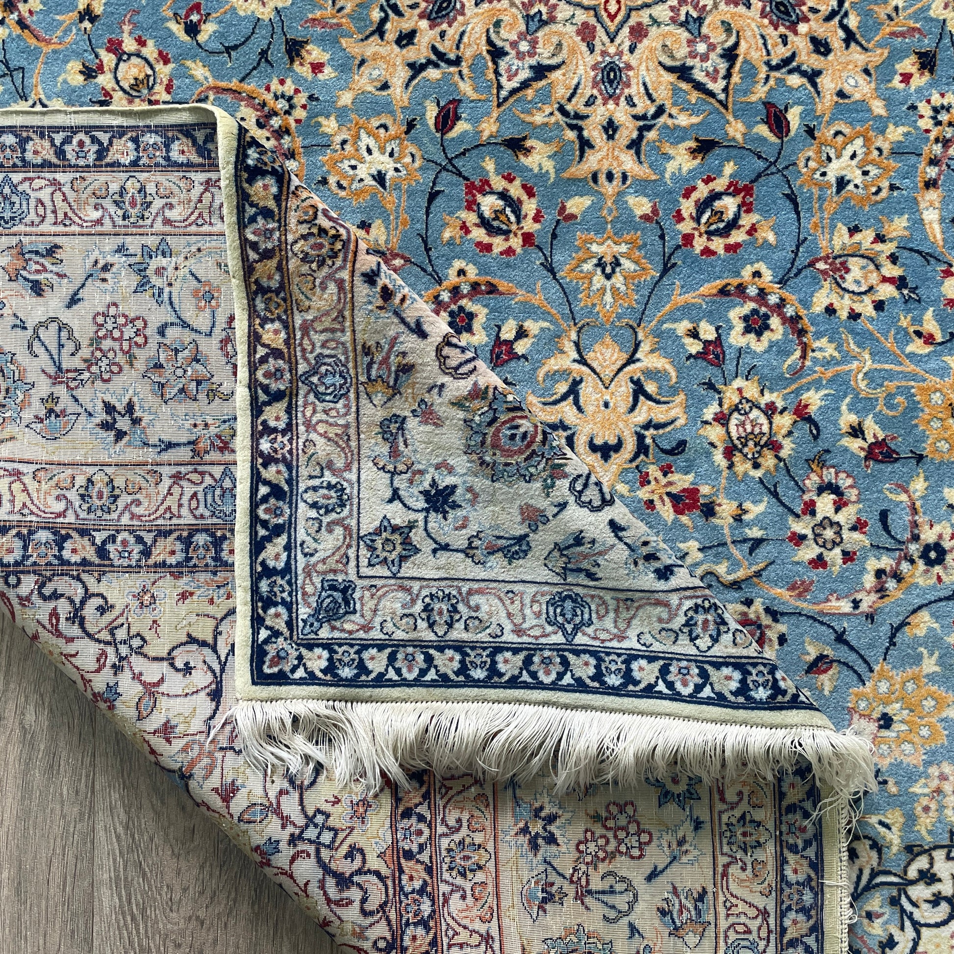 236 x 155 cm | Persian Isfahan Rug (Antique 1950)