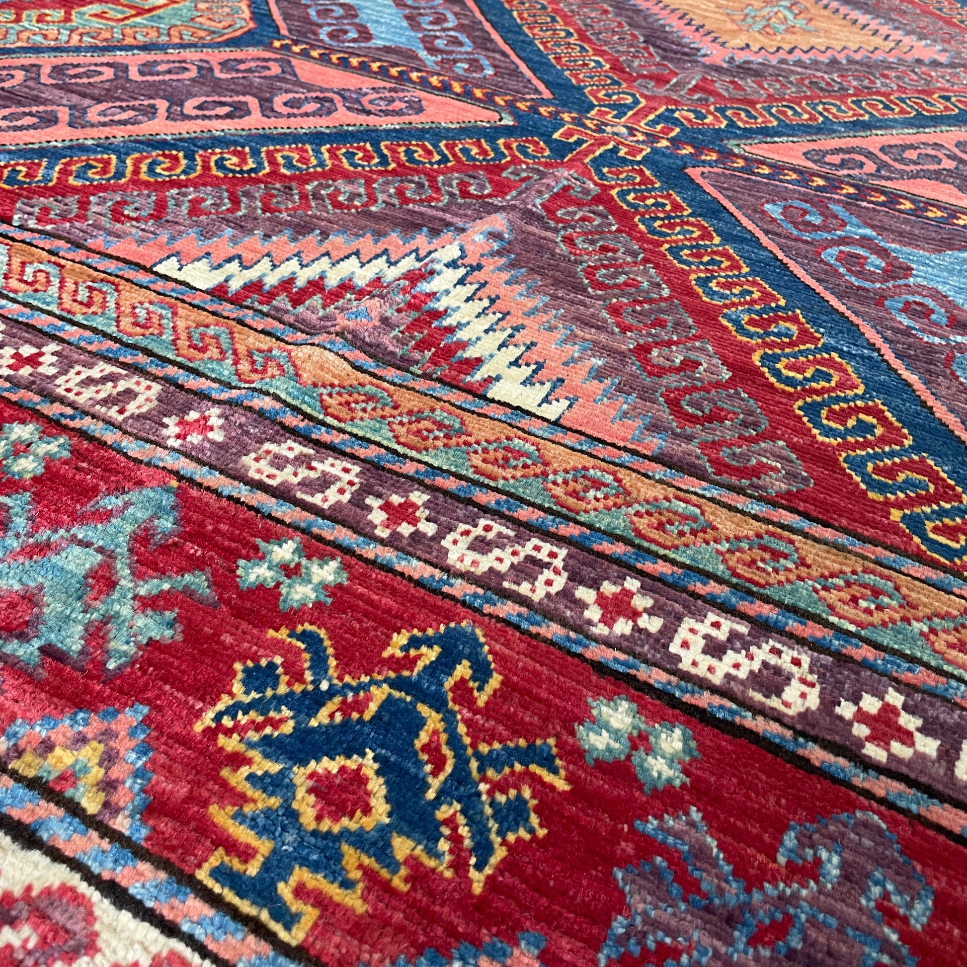 310 x 198 cm | Afghan Caucasian Shirvan Rug