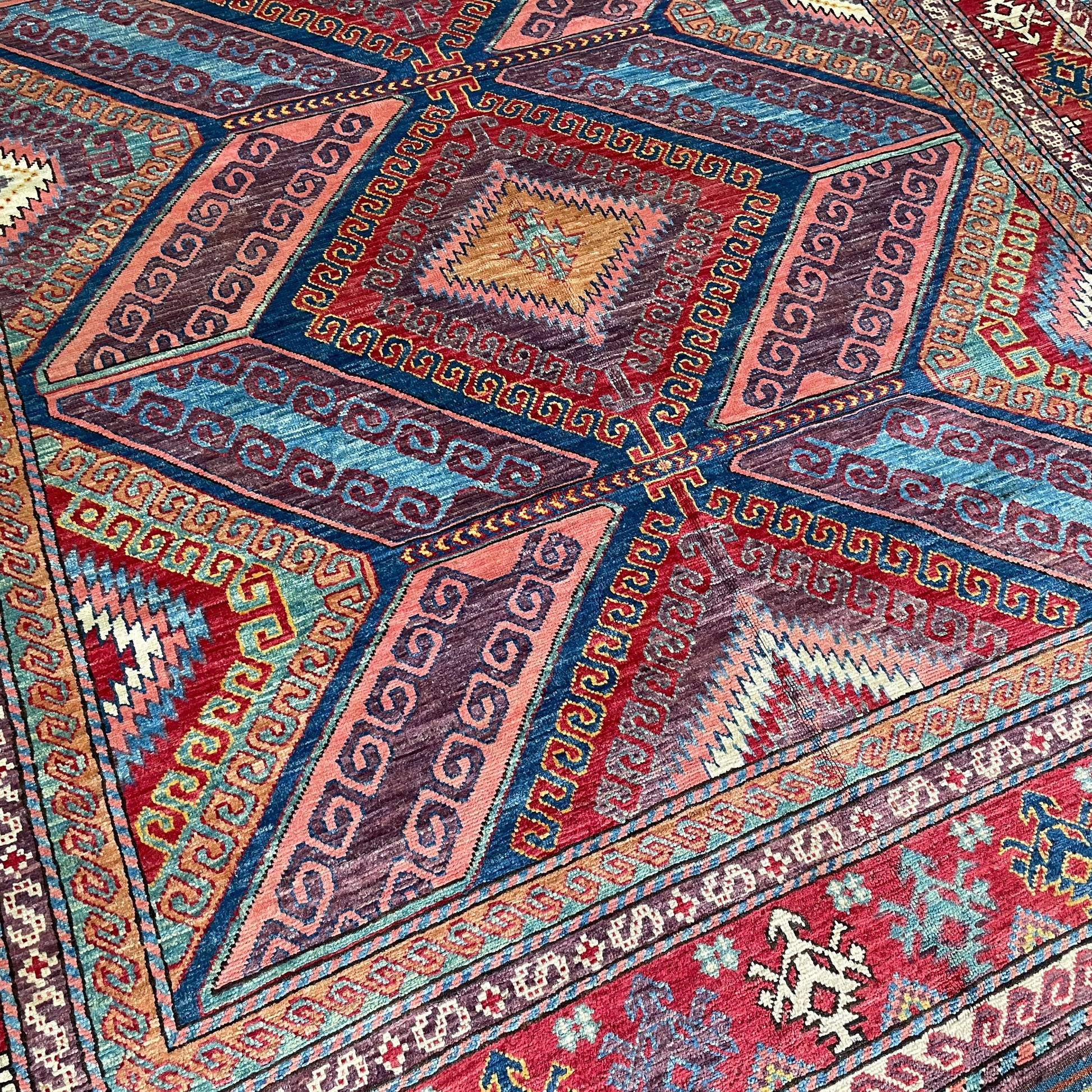 310 x 198 cm | Afghan Caucasian Shirvan Rug