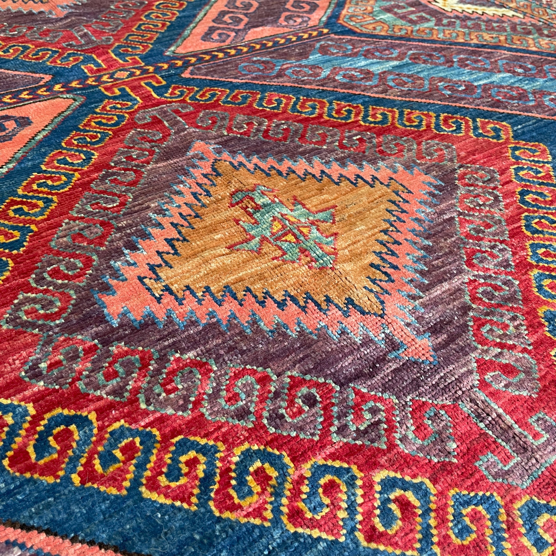 310 x 198 cm | Afghan Caucasian Shirvan Rug