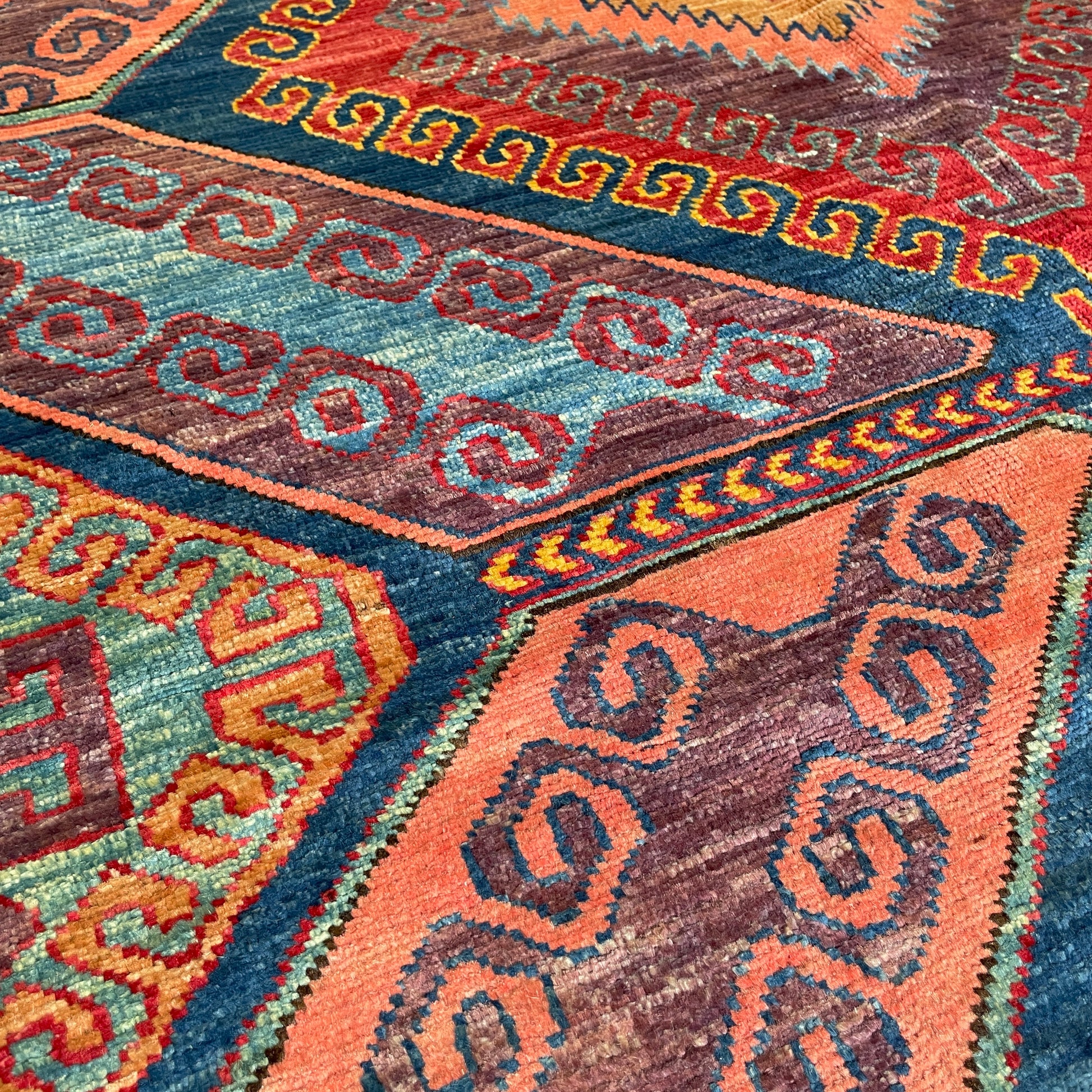 310 x 198 cm | Afghan Caucasian Shirvan Rug