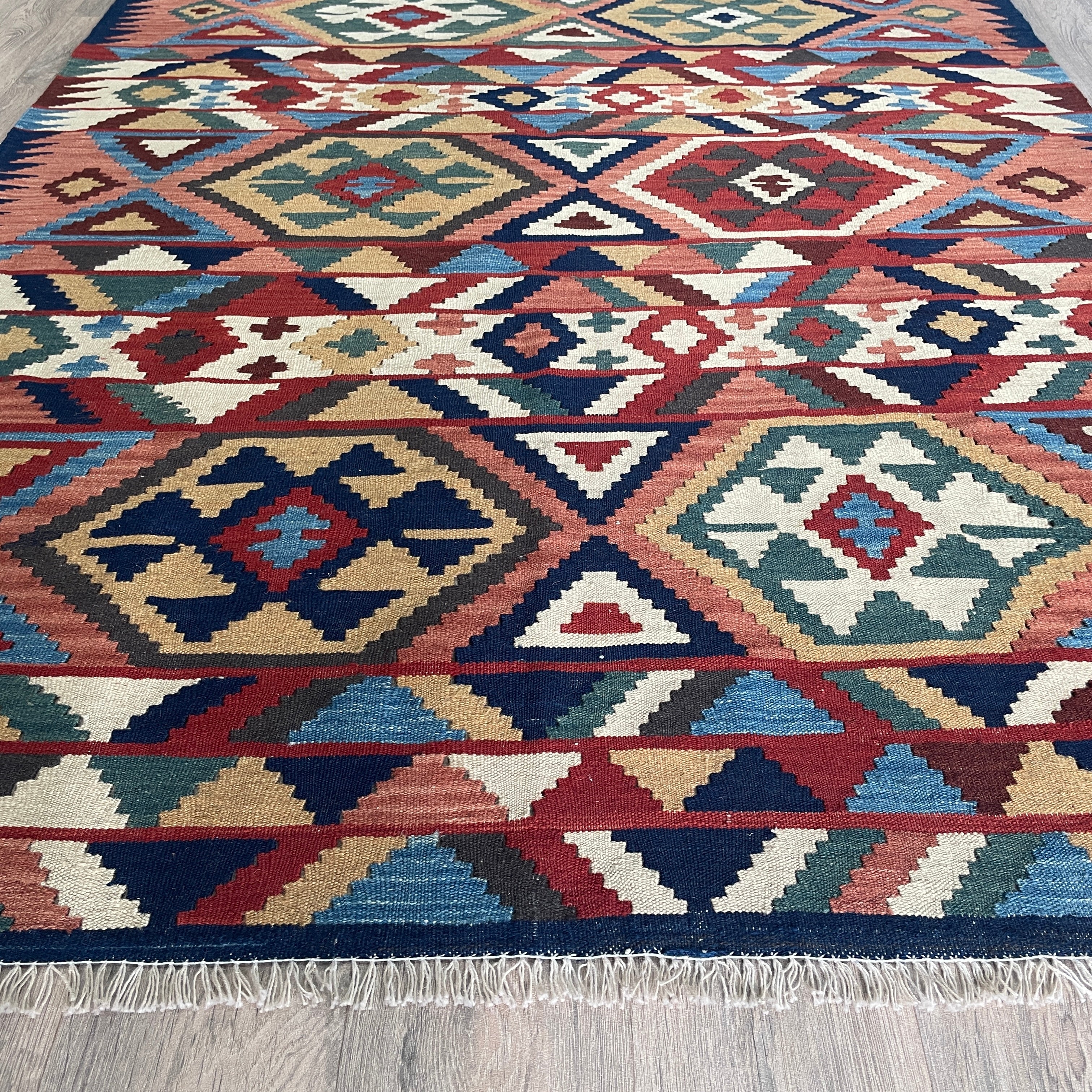206 x 148 cm | Persian Qashqai Kilim Rug - Khorasan Rugs
