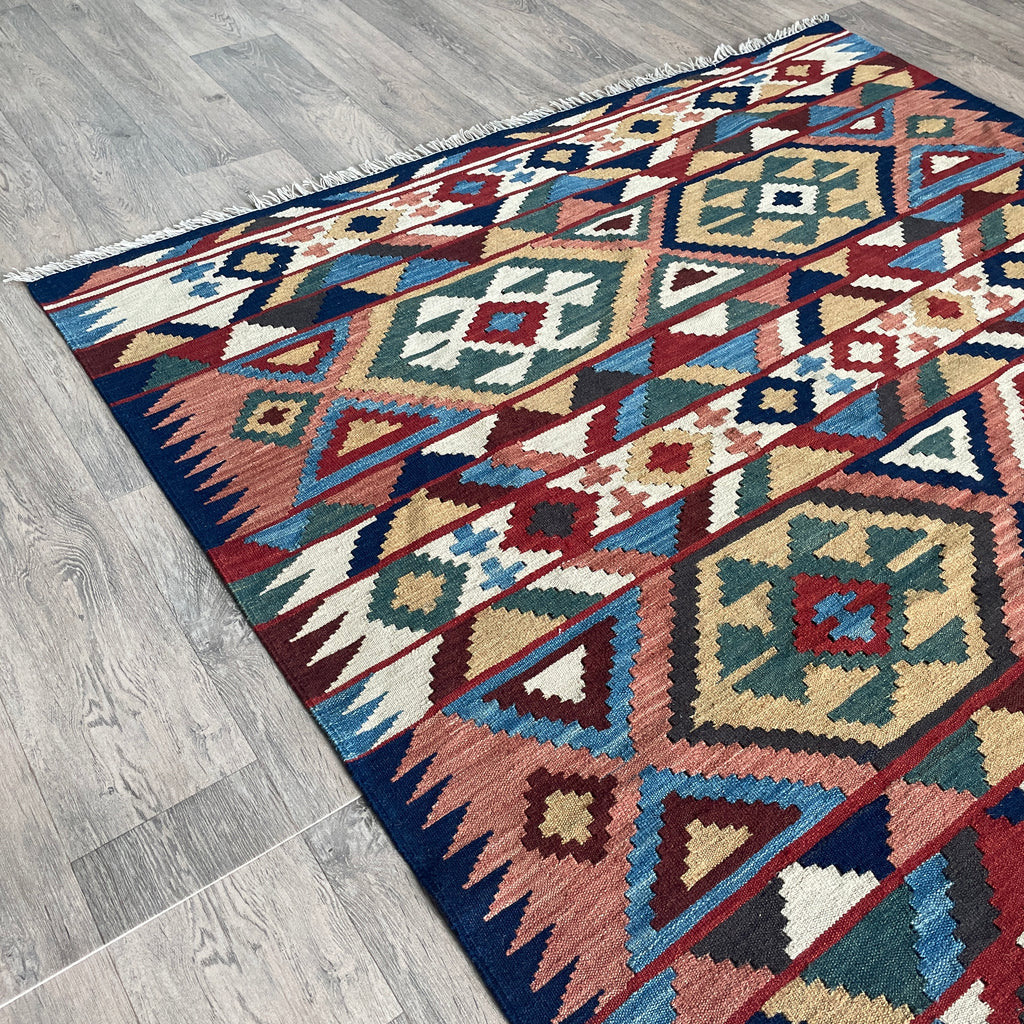 206 x 148 cm | Persian Qashqai Kilim Rug - Khorasan Rugs