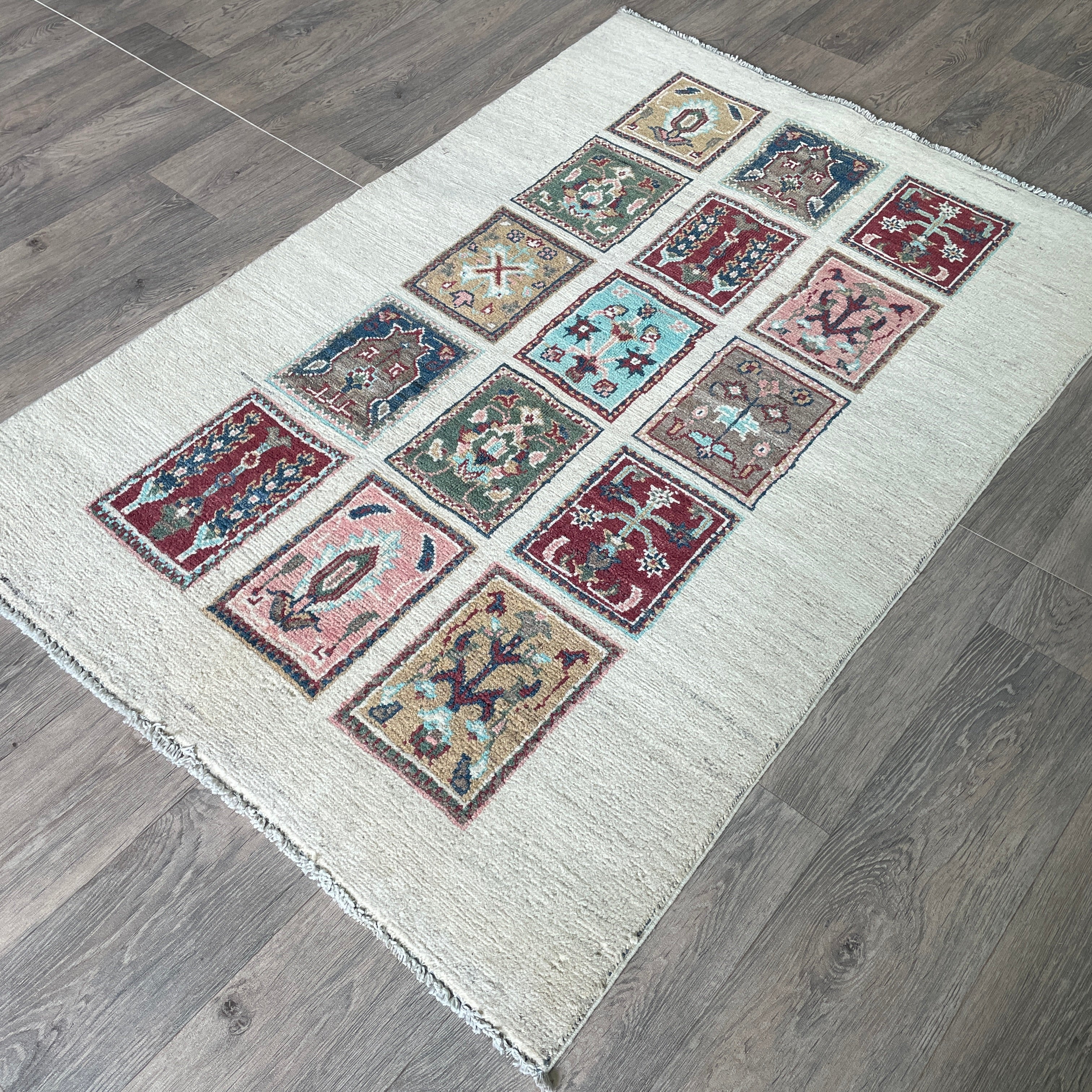 Afghan Sultanabad Rug 'Tray of Flowers'