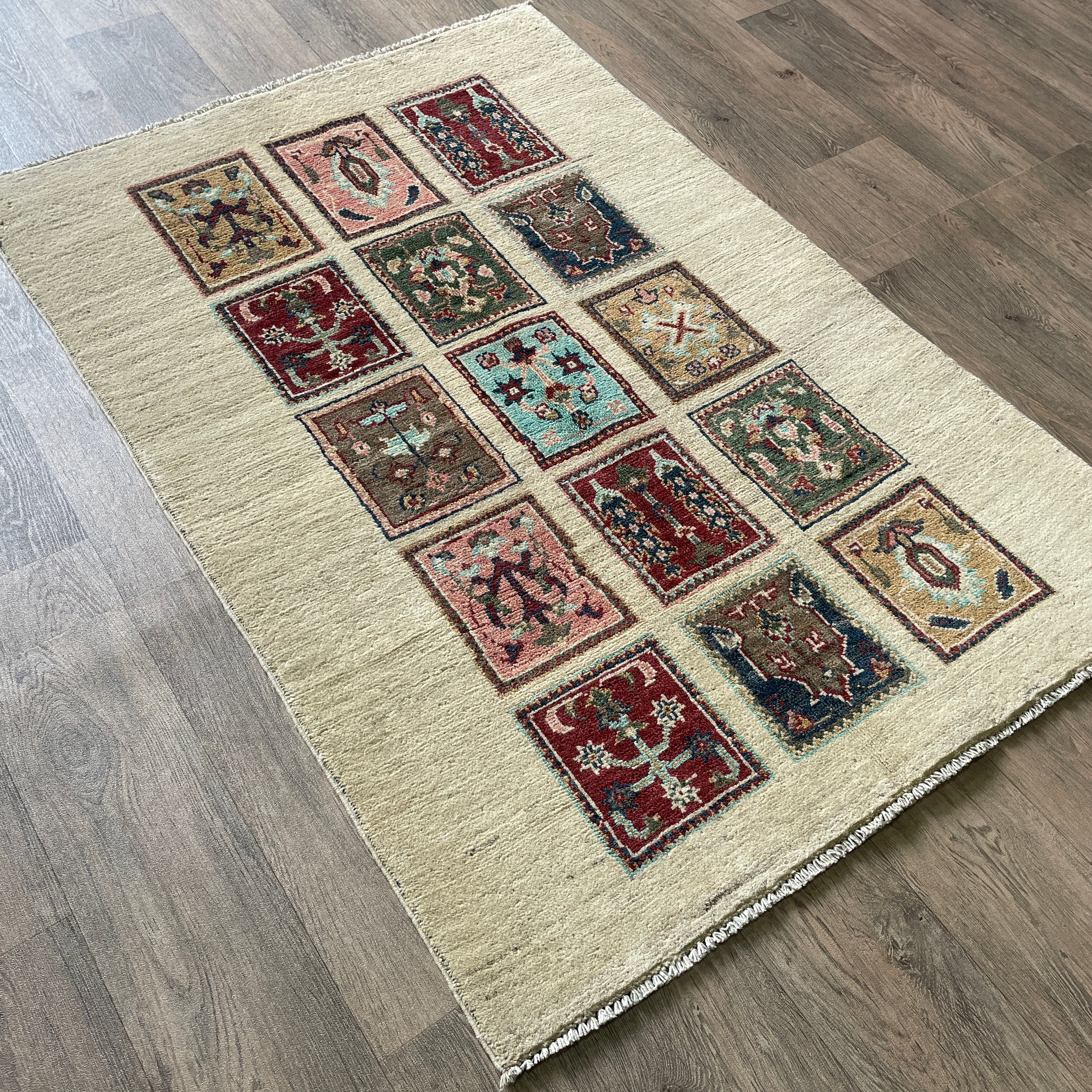 Afghan Sultanabad Rug 'Tray of Flowers'
