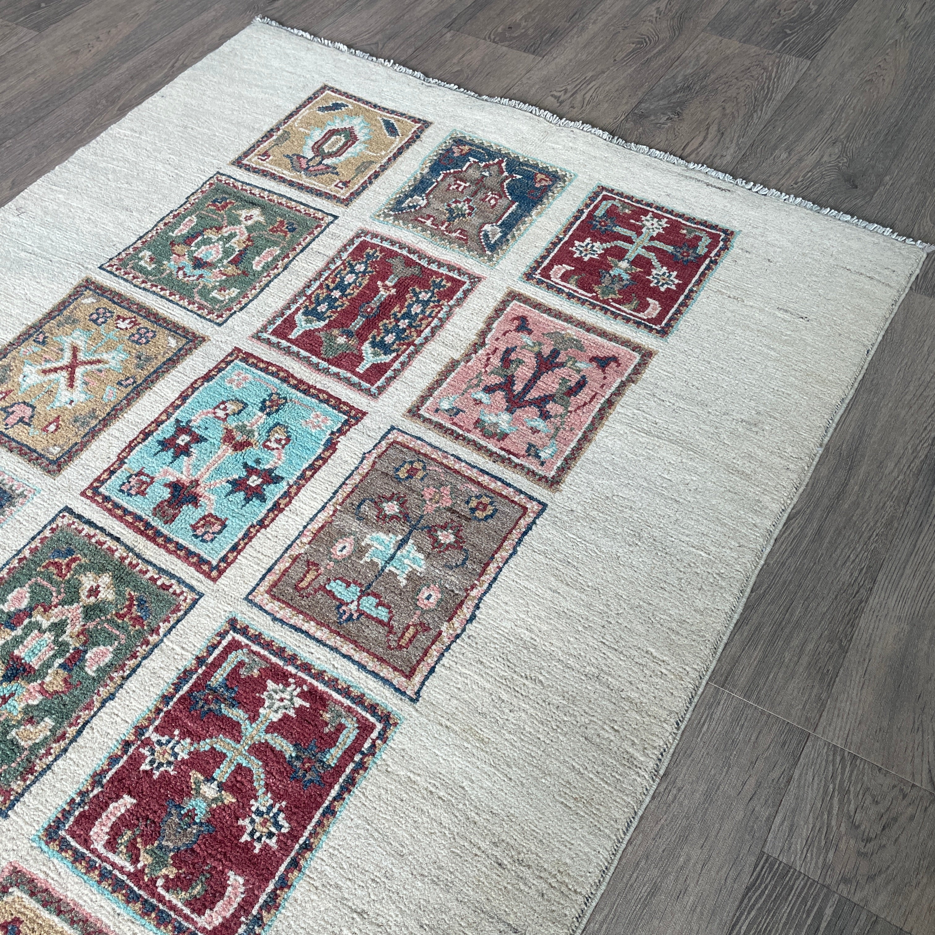 Afghan Sultanabad Rug 'Tray of Flowers'