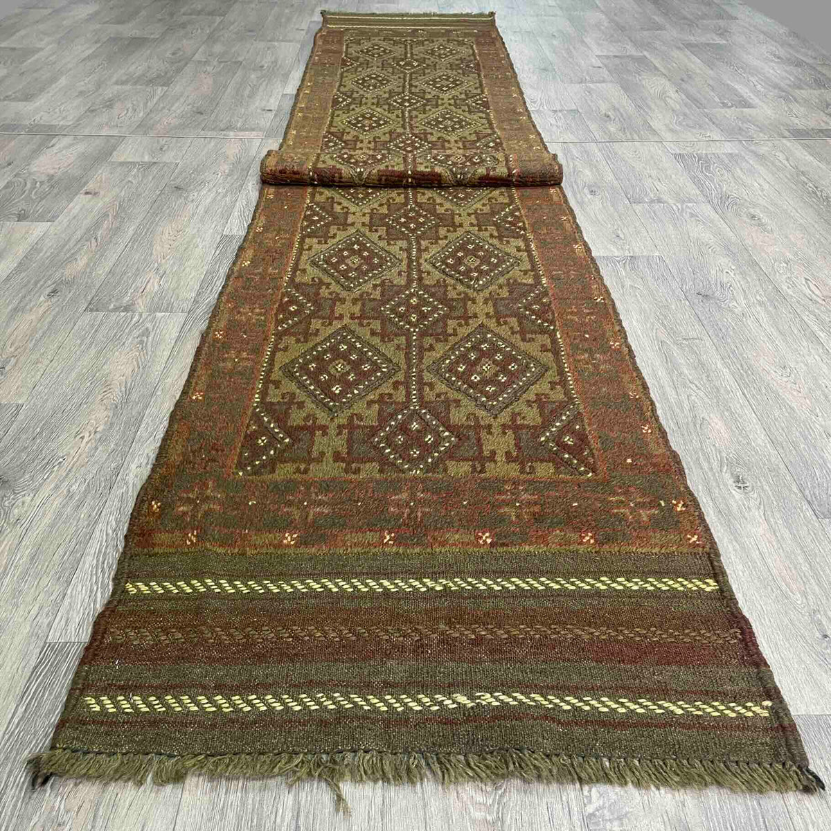 Afghan Mushwani Runner