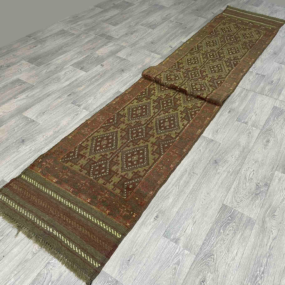 Afghan Mushwani Runner