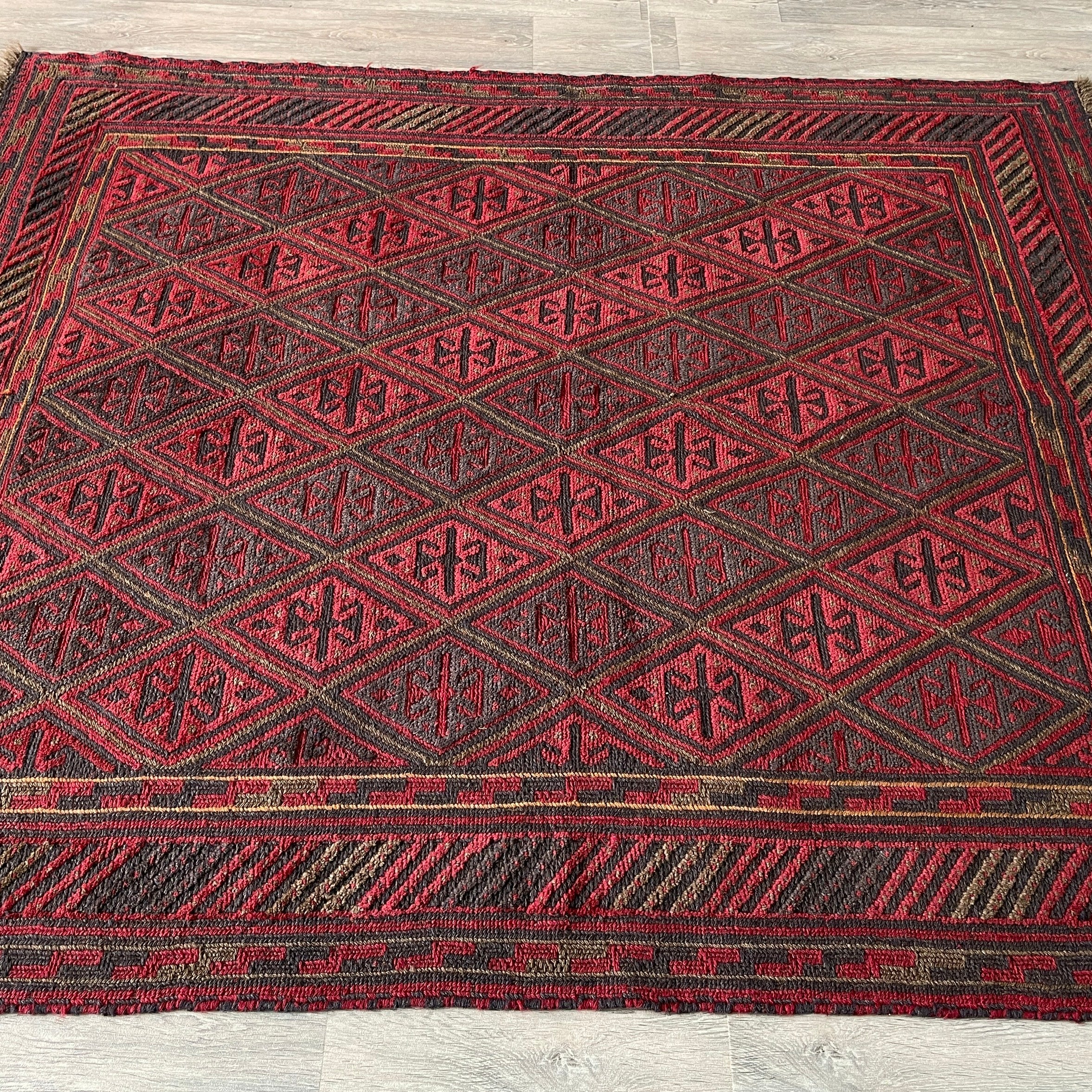 191 x 155 cm | Afghan Mushwani Rug
