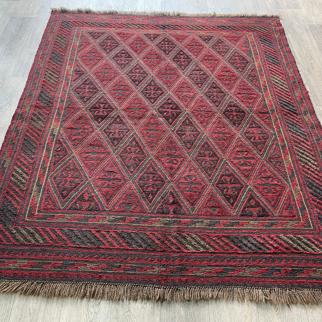191 x 155 cm | Afghan Mushwani Rug