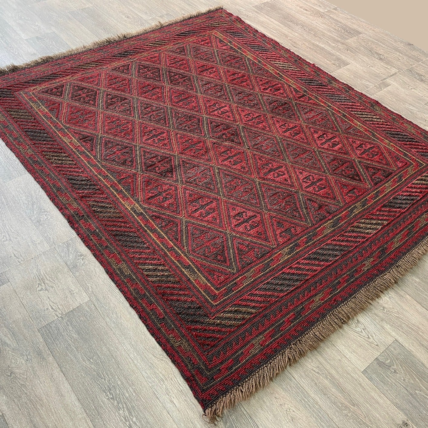 191 x 155 cm | Afghan Mushwani Rug