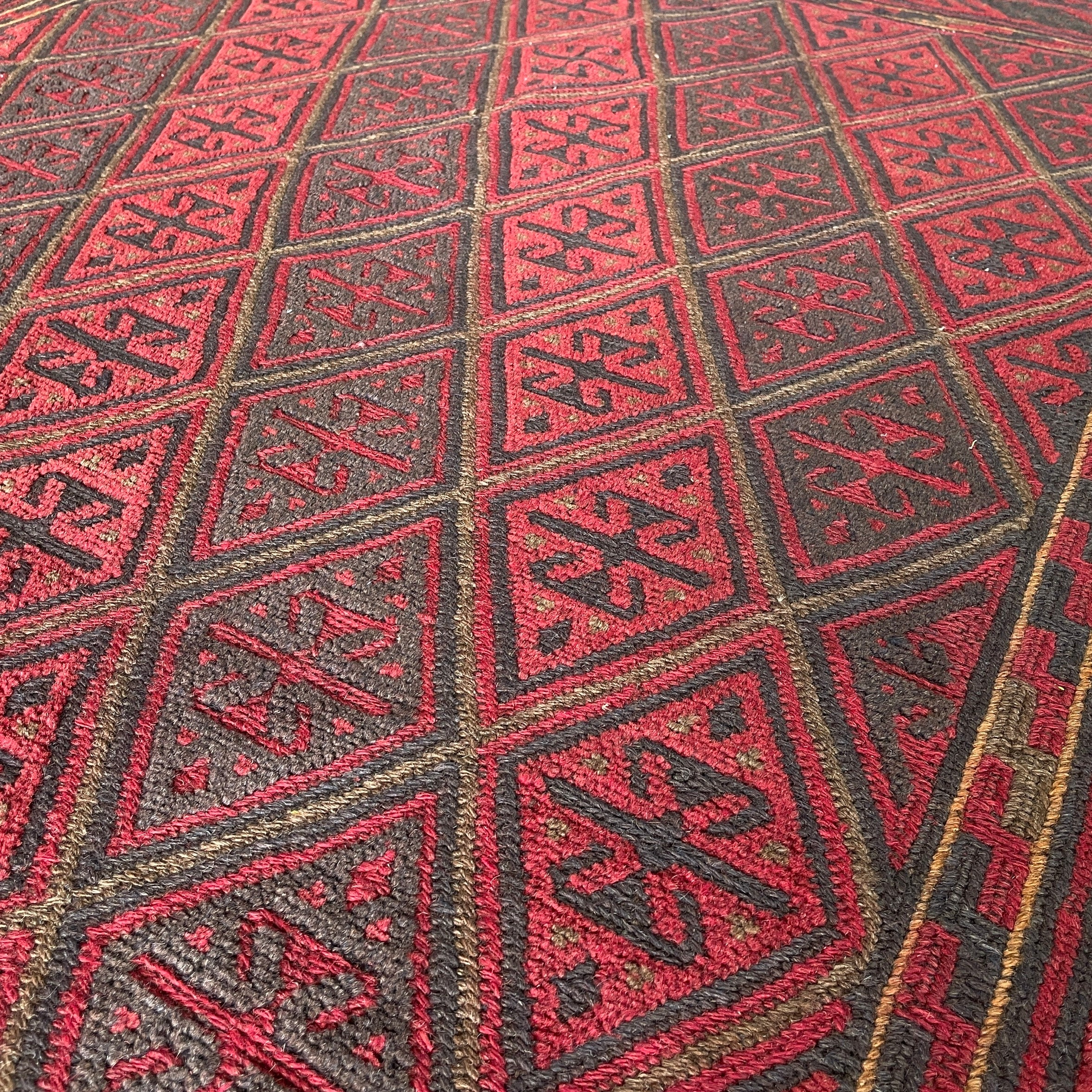 191 x 155 cm | Afghan Mushwani Rug