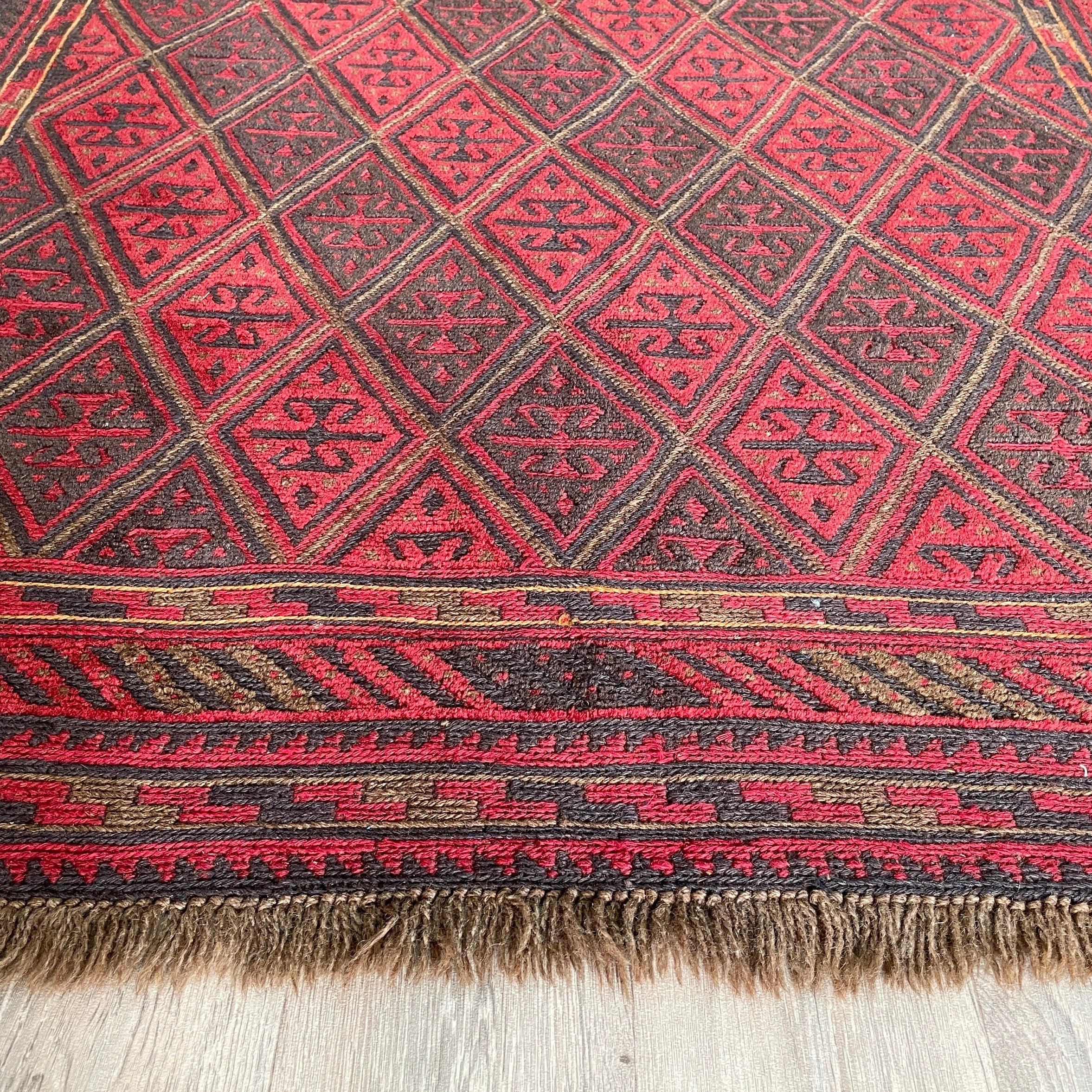 191 x 155 cm | Afghan Mushwani Rug