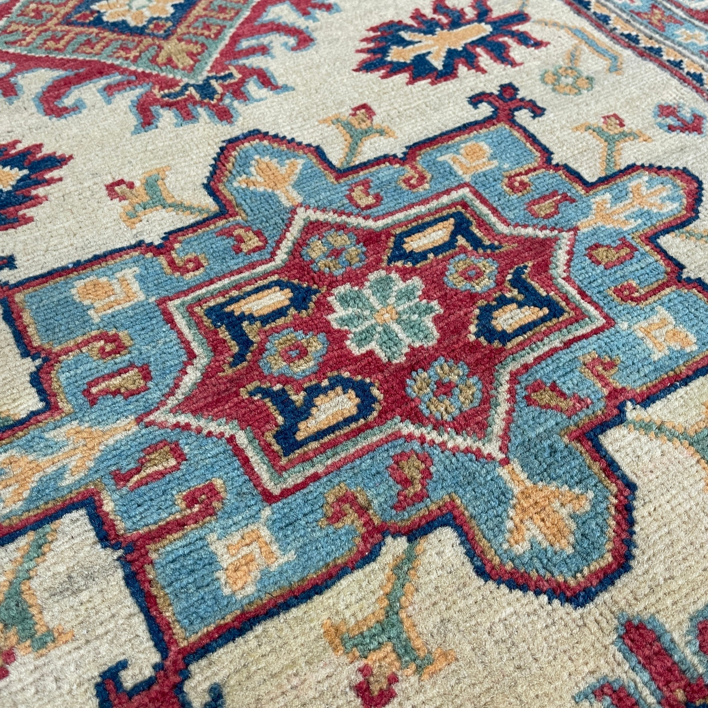 143 x 100 cm | Afghan Kazak Yakash Rug